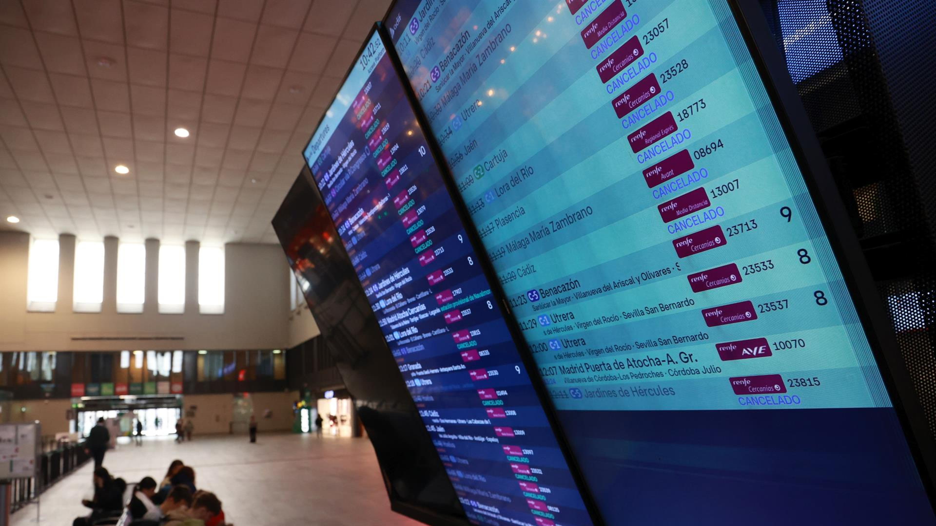 El transporte urbano por autobús aumenta un 20,5% interanual en diciembre en Extremadura, la mayor subida del país