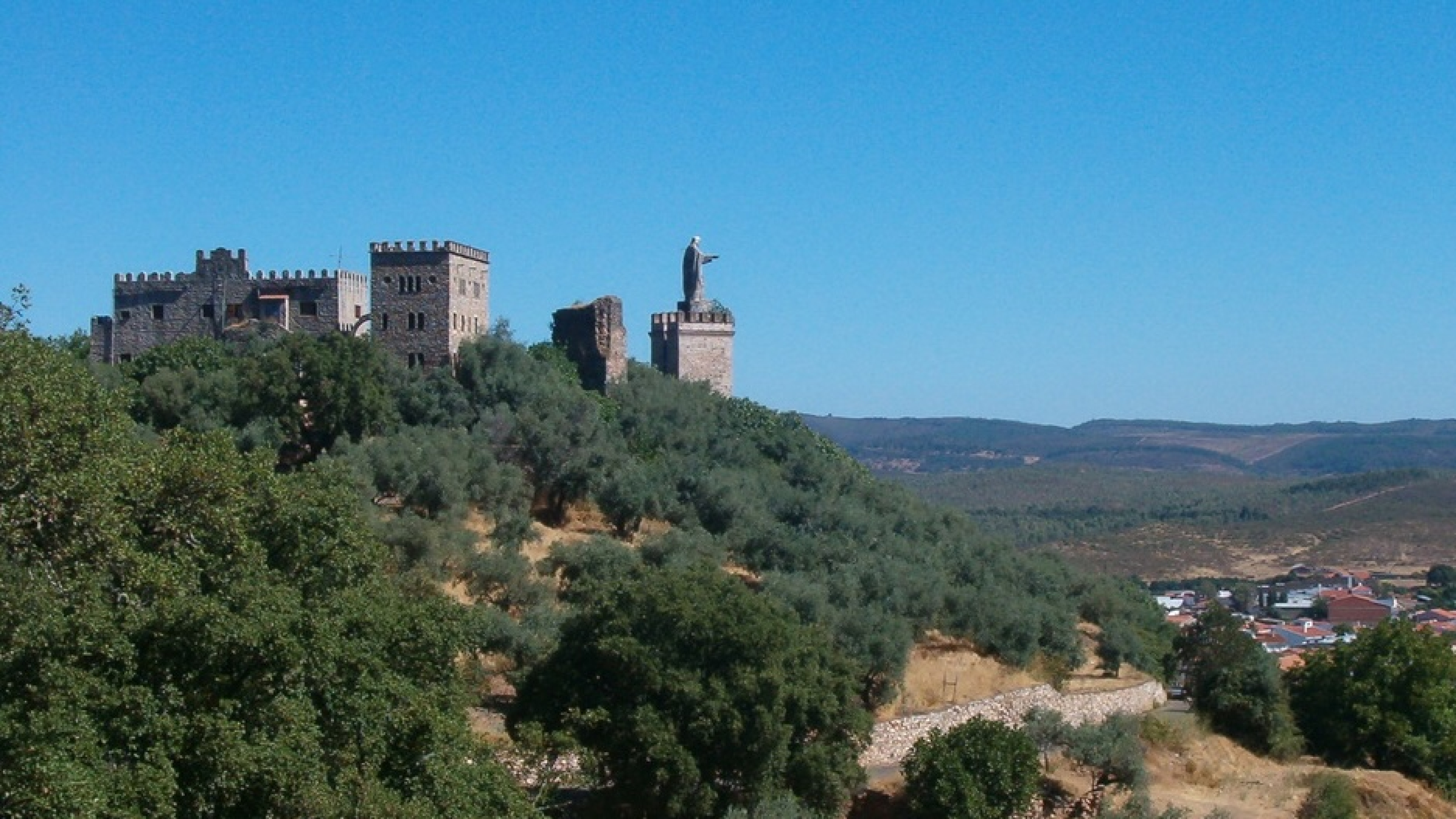 La Codosera se planta ante Iberdrola por los continuos cortes de luz