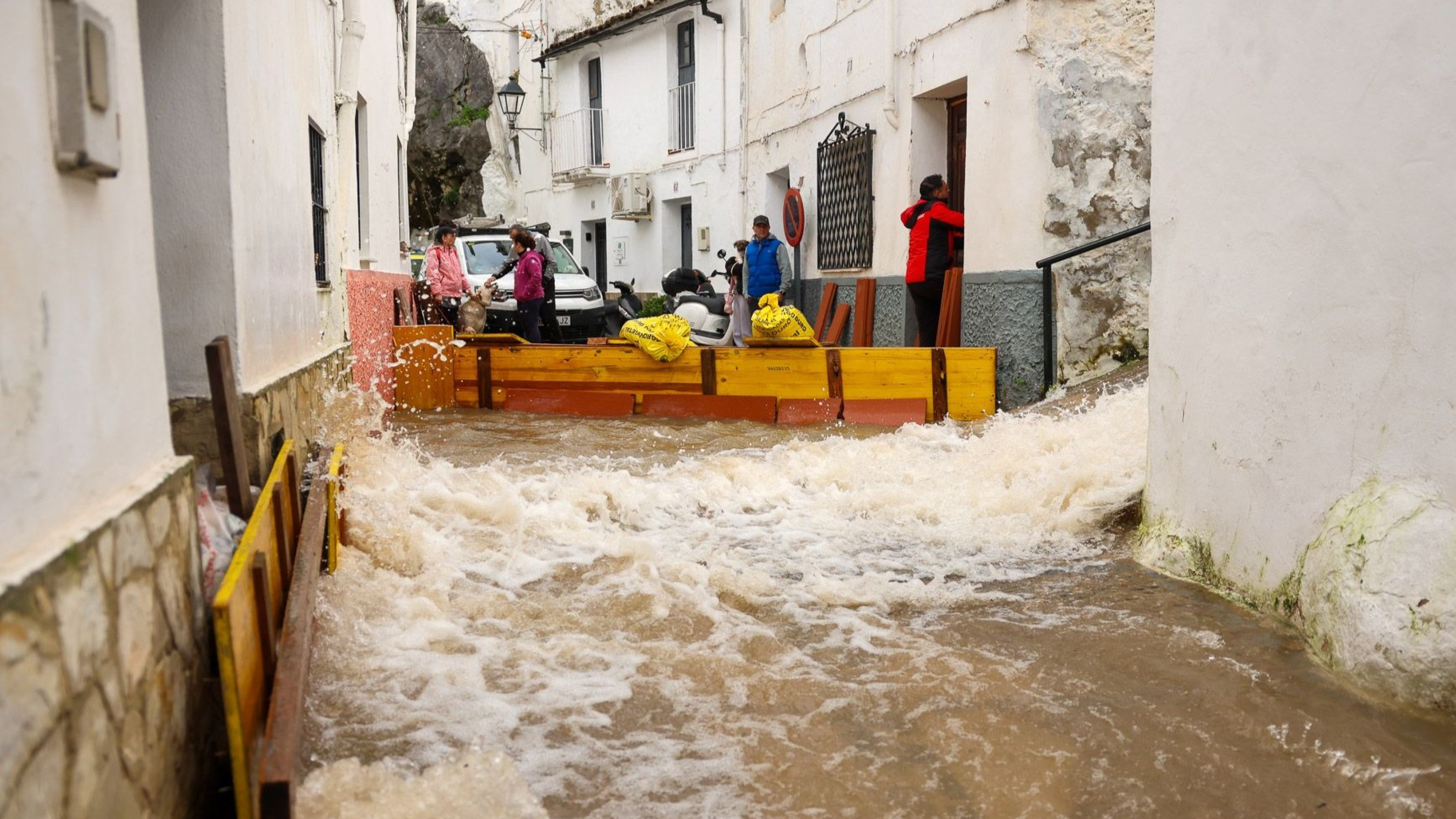 Ubrique va recuperando la normalidad tras el temporal con 52 personas aún desalojadas