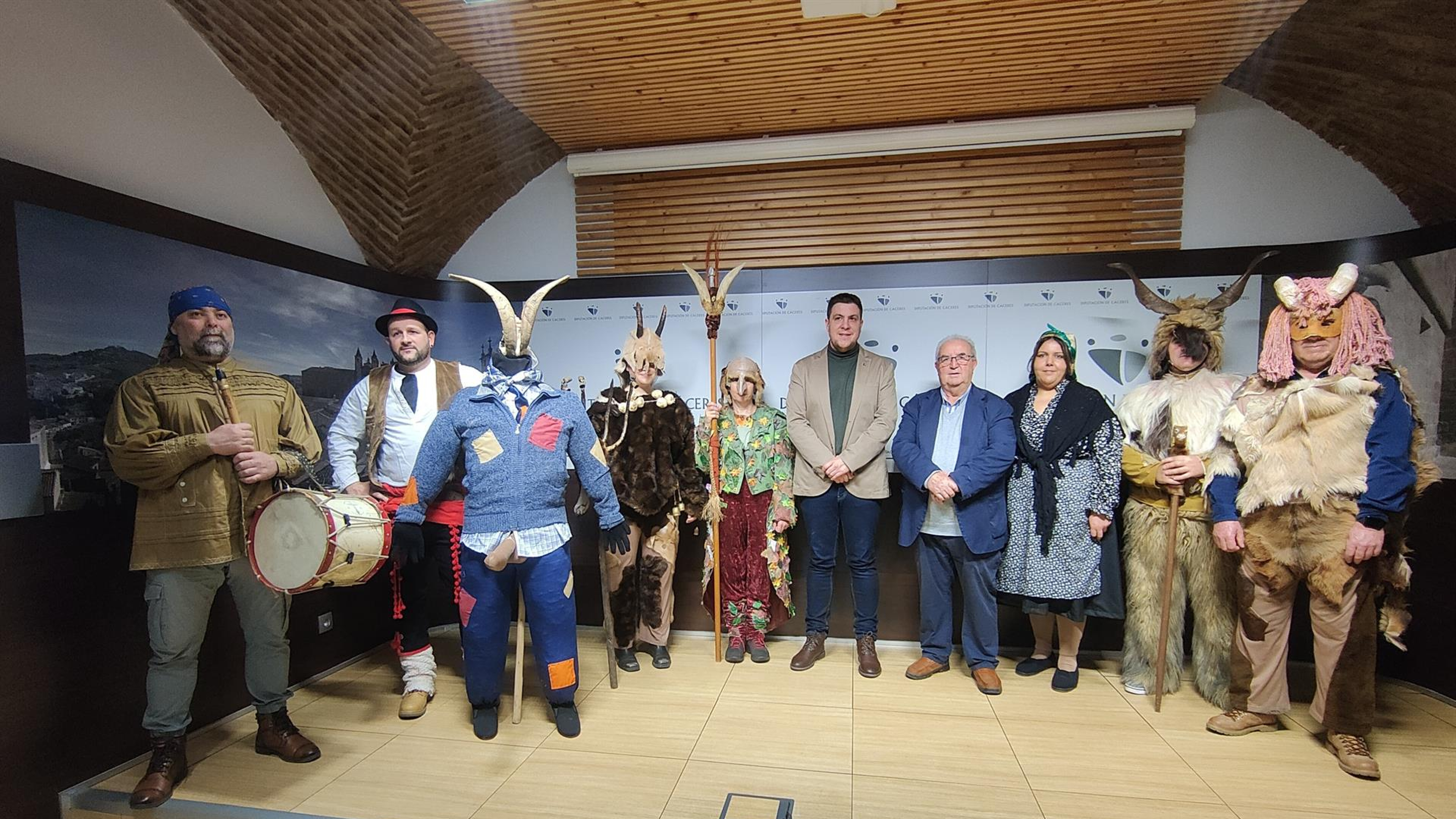 El Carnaval Hurdano despliega sus míticos personajes y tradiciones este sábado en Azabal