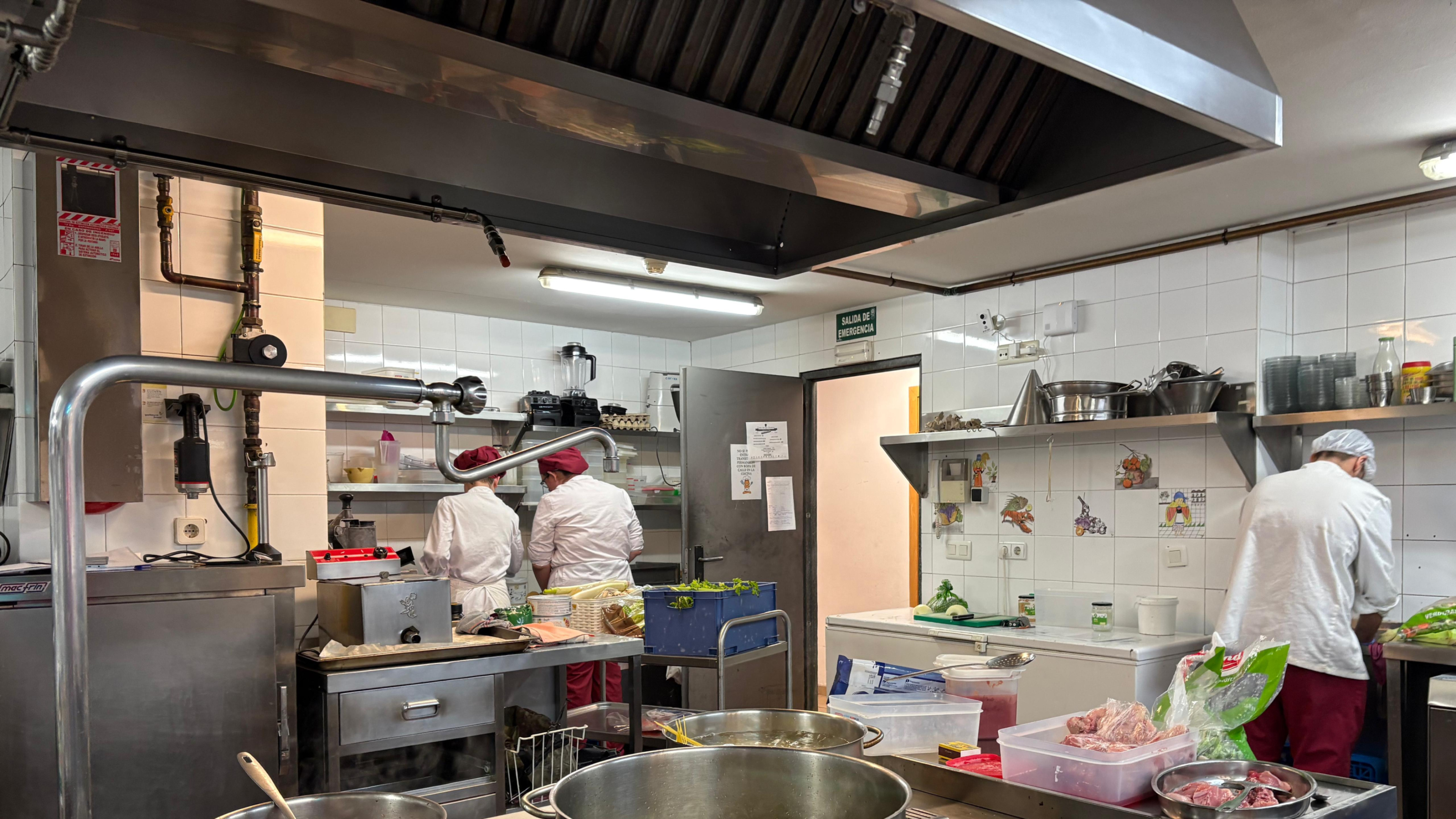 Así es el restaurante de Valencia que sirve un menú a 5,50 euros y que ayuda a la inserción laboral de jóvenes con necesidades especiales