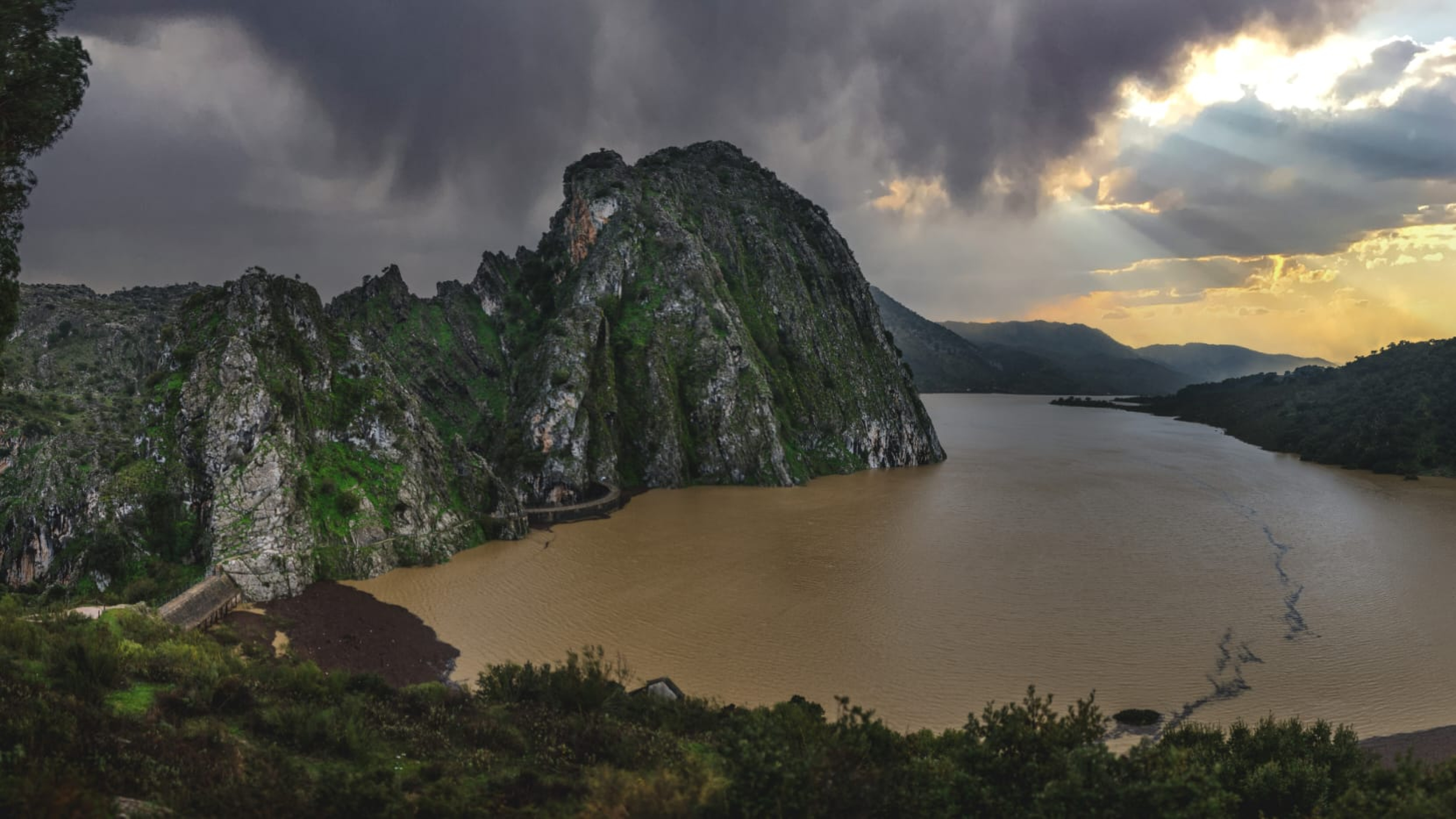 Málaga afronta la paradoja del agua: revive la presa de Cerro Blanco mientras la 'fantasma' de los Caballeros amenaza a Benaoján