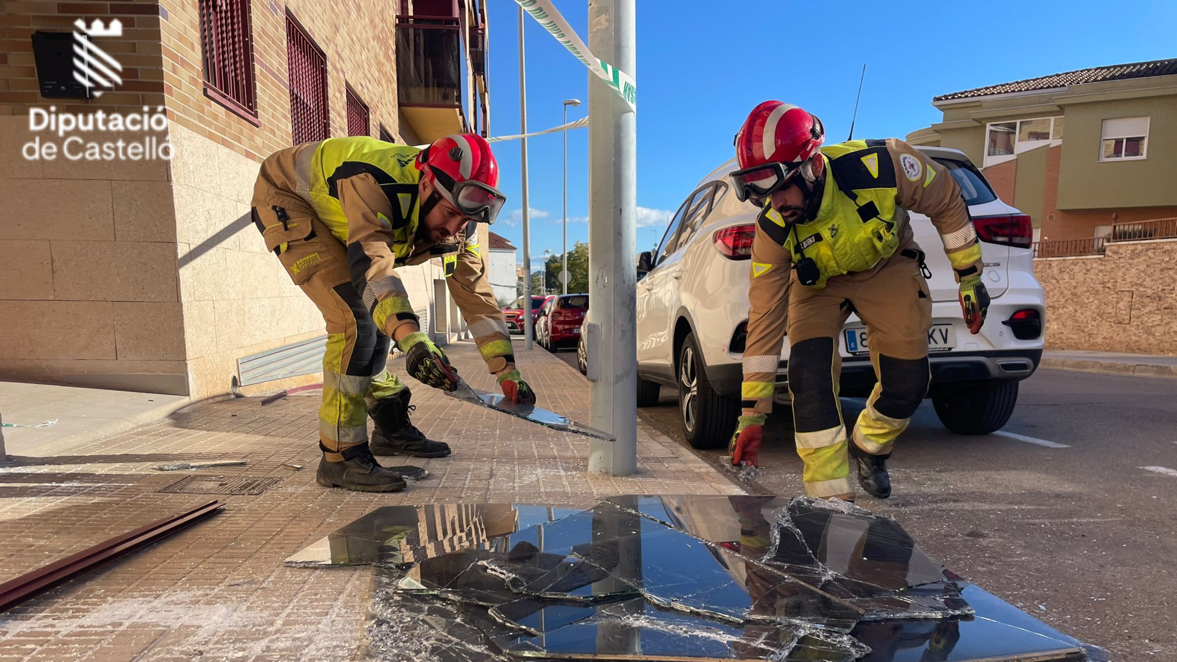 El viento azota Castellón con rachas huracanadas y dispara los termómetros a valores de verano