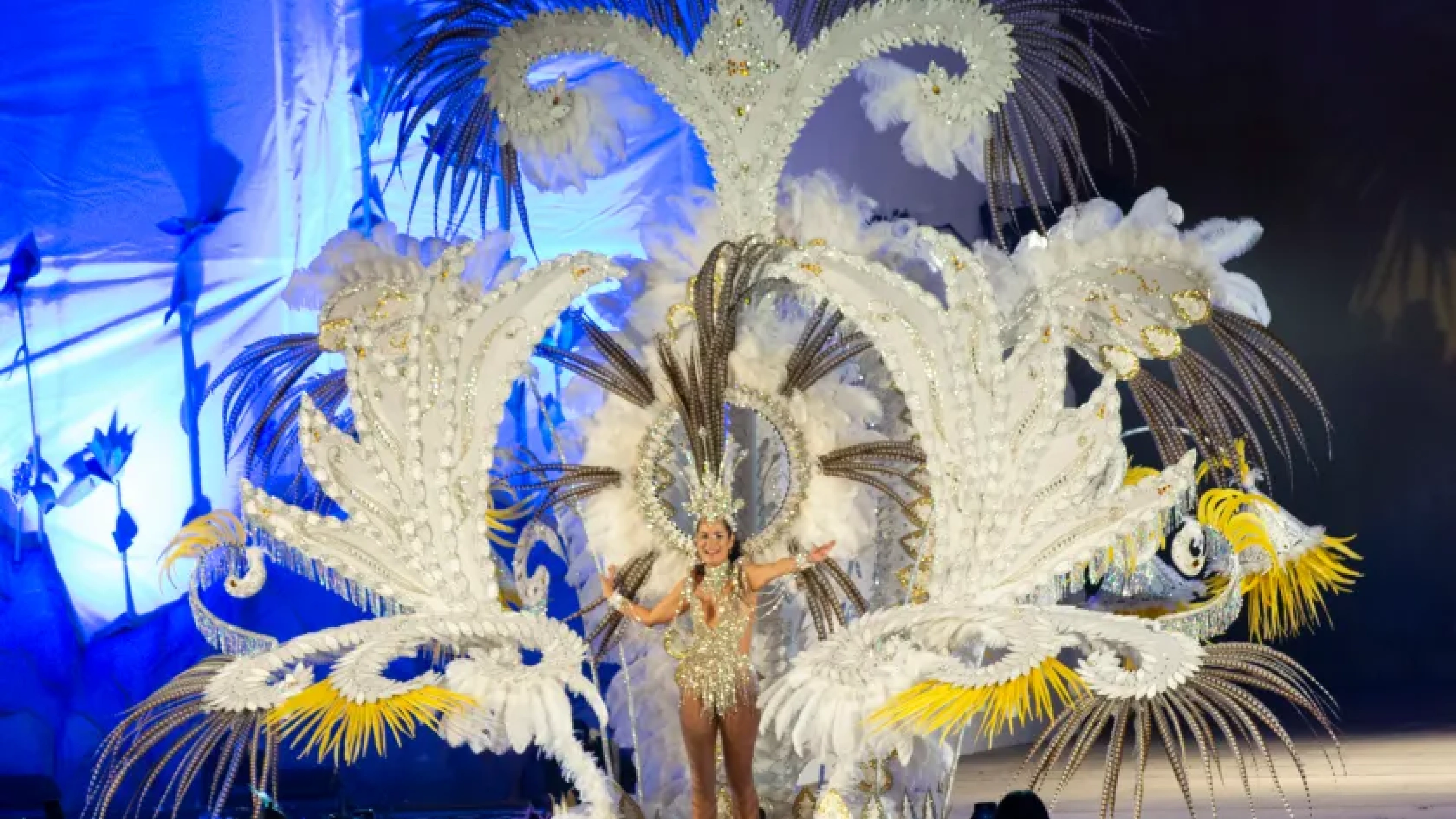 La trastienda del Carnaval de Vinaròs: así se crea la magia que nadie ve