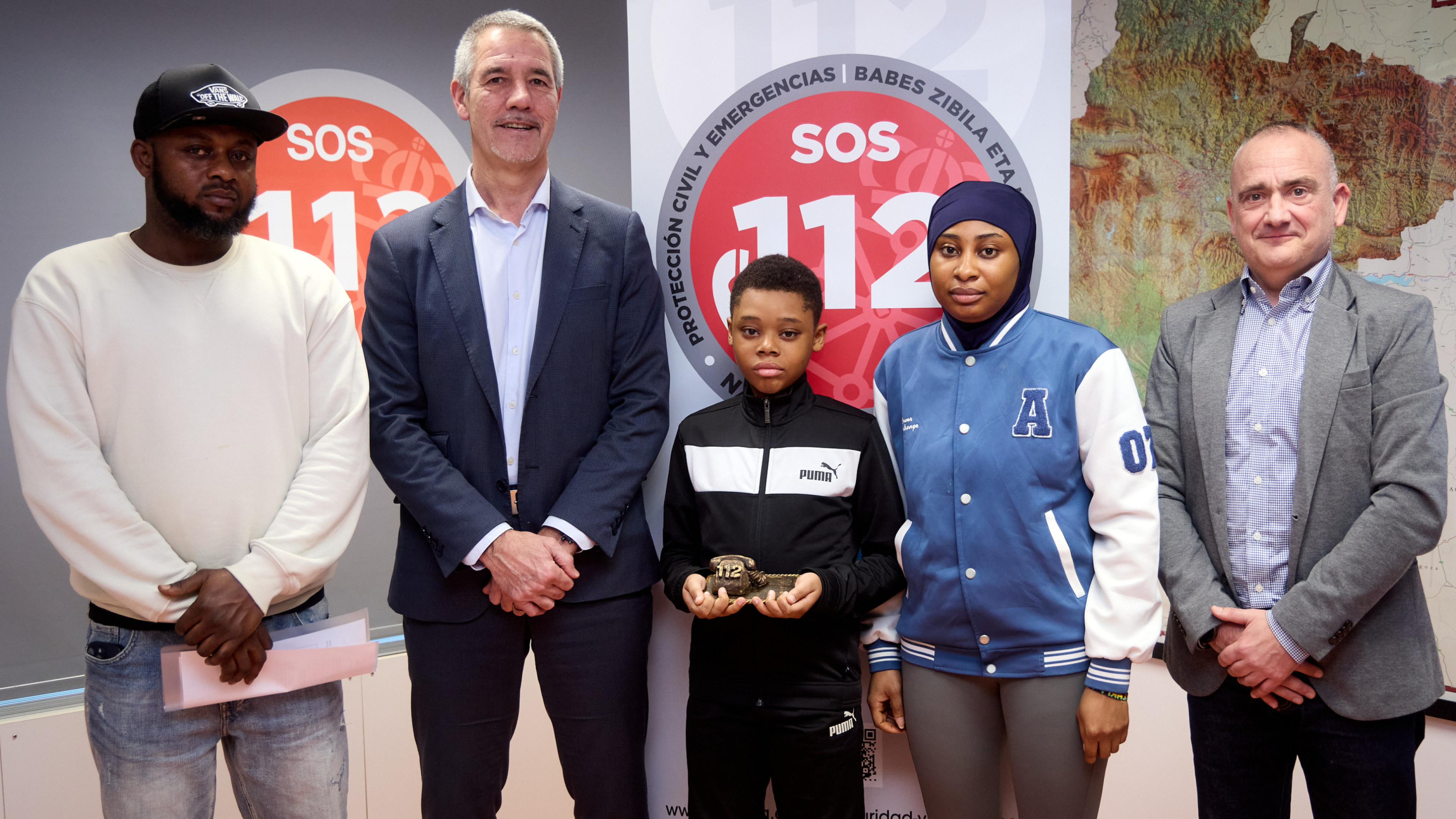 Un niño de 10 años se convierte en héroe al salvar a su madre gracias a una llamada al 112