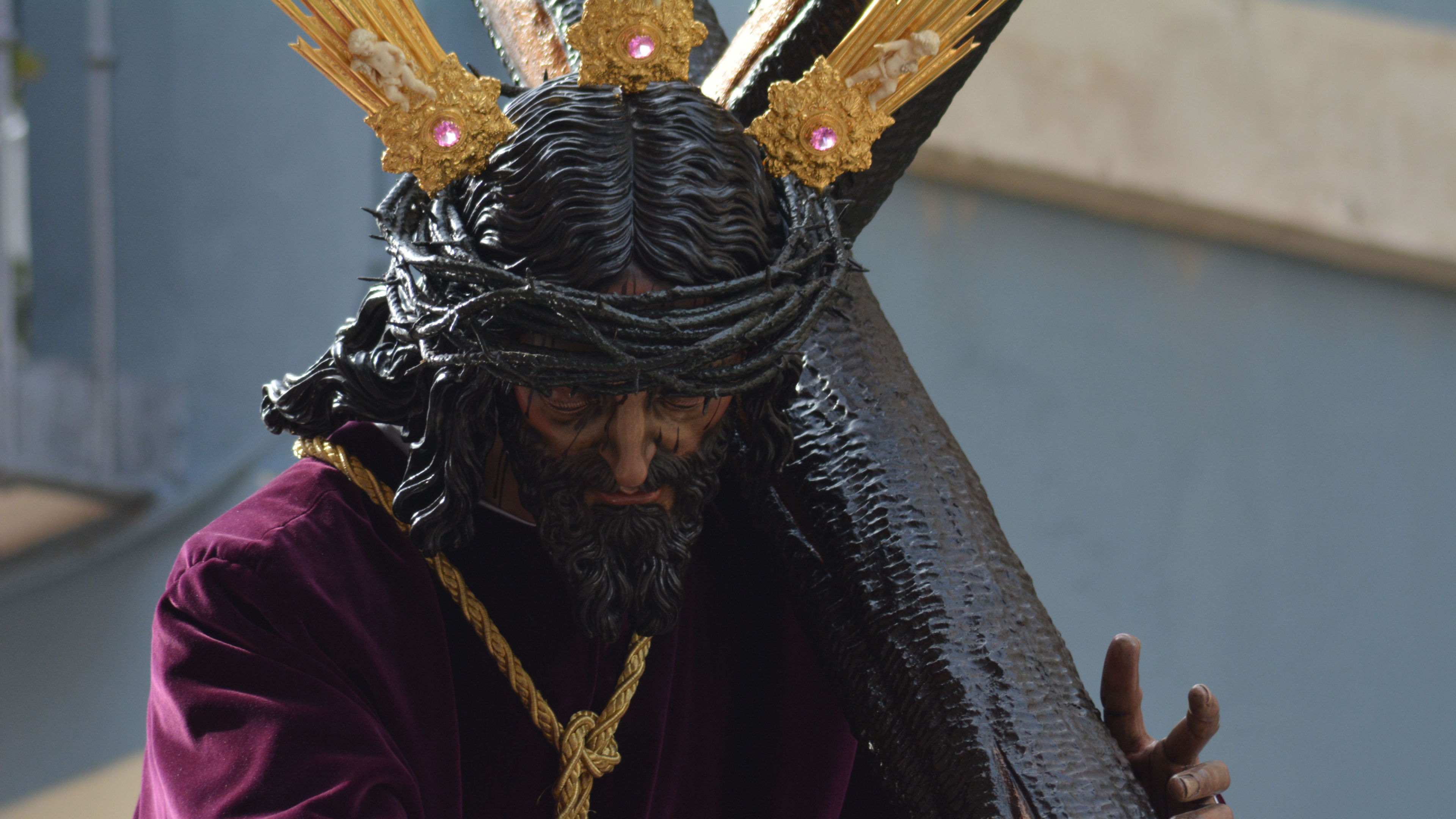 El Nazareno de Viñeros protagoniza el Viacrucis de la Agrupación de Cofradías de Málaga por su 50 aniversario