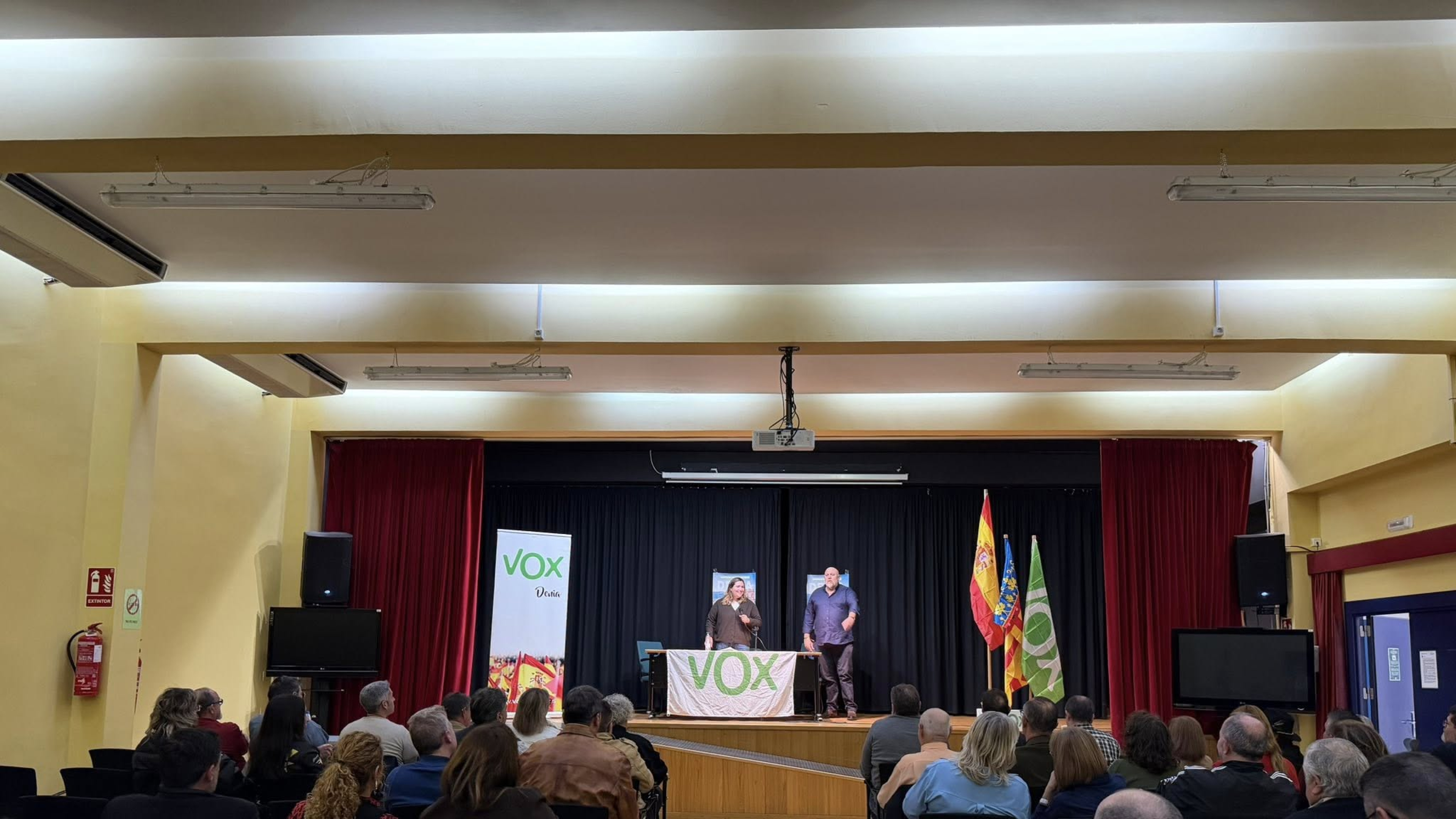 Vox canaliza el temor vecinal en la Marina Alta ante la subida de impuestos y la falta de servicios
