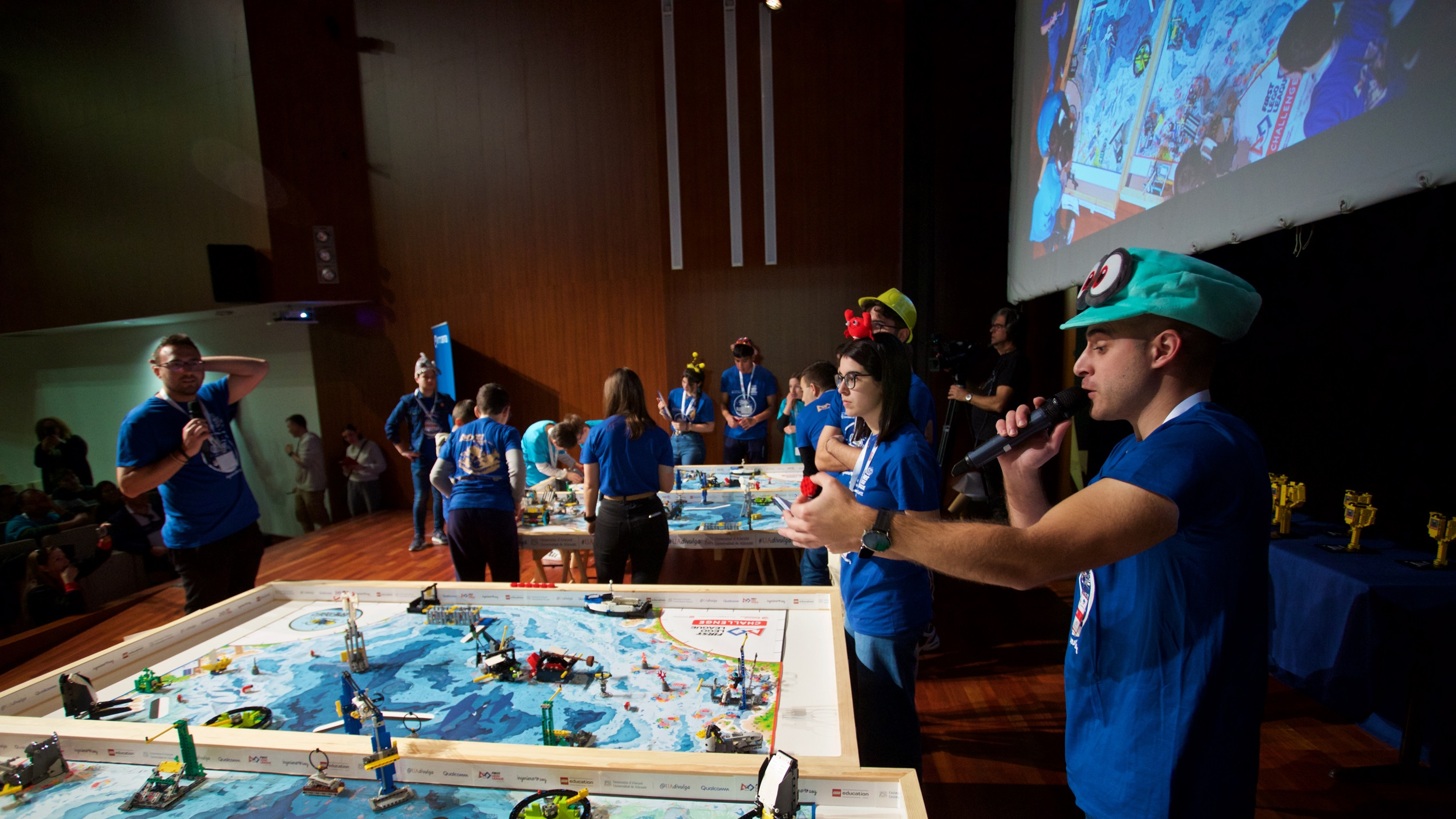Alicante impulsa el talento femenino en ciencia con récord en robótica