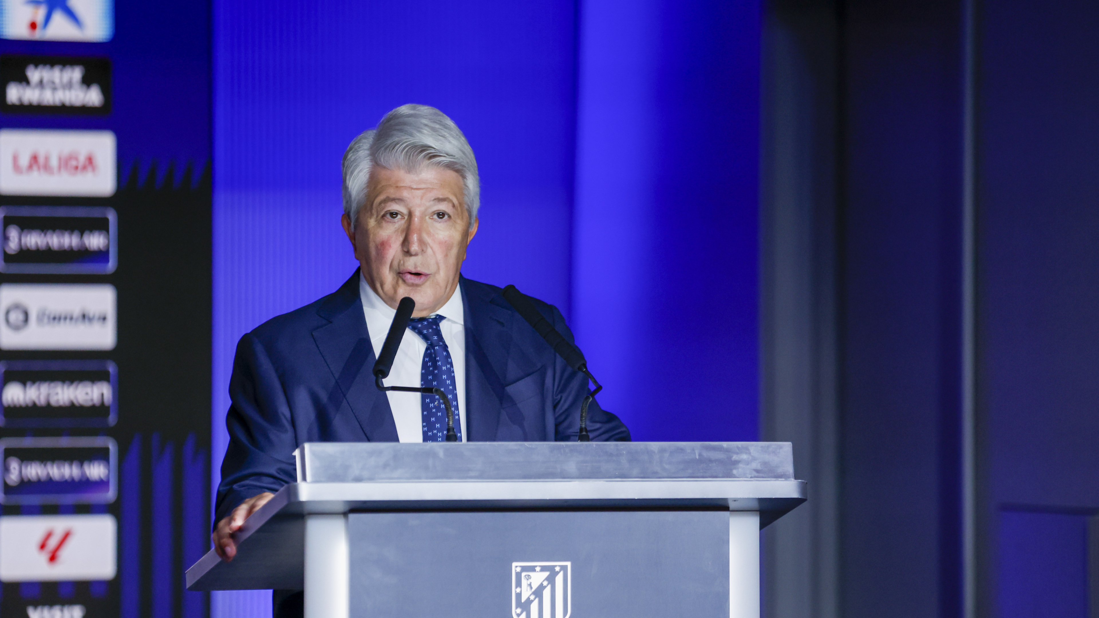 Enrique Cerezo se pone duro con Araujo: "No es nadie en el Atlético de Madrid"