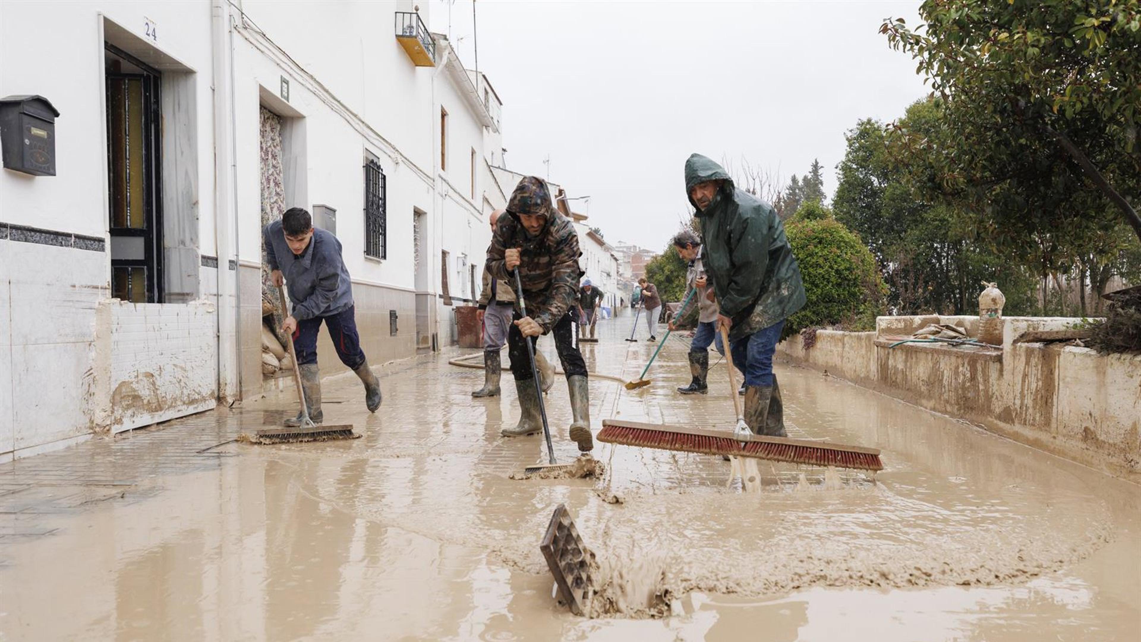 La solidaridad valenciana viaja a Granada para ayudar a los afectados por las inundaciones