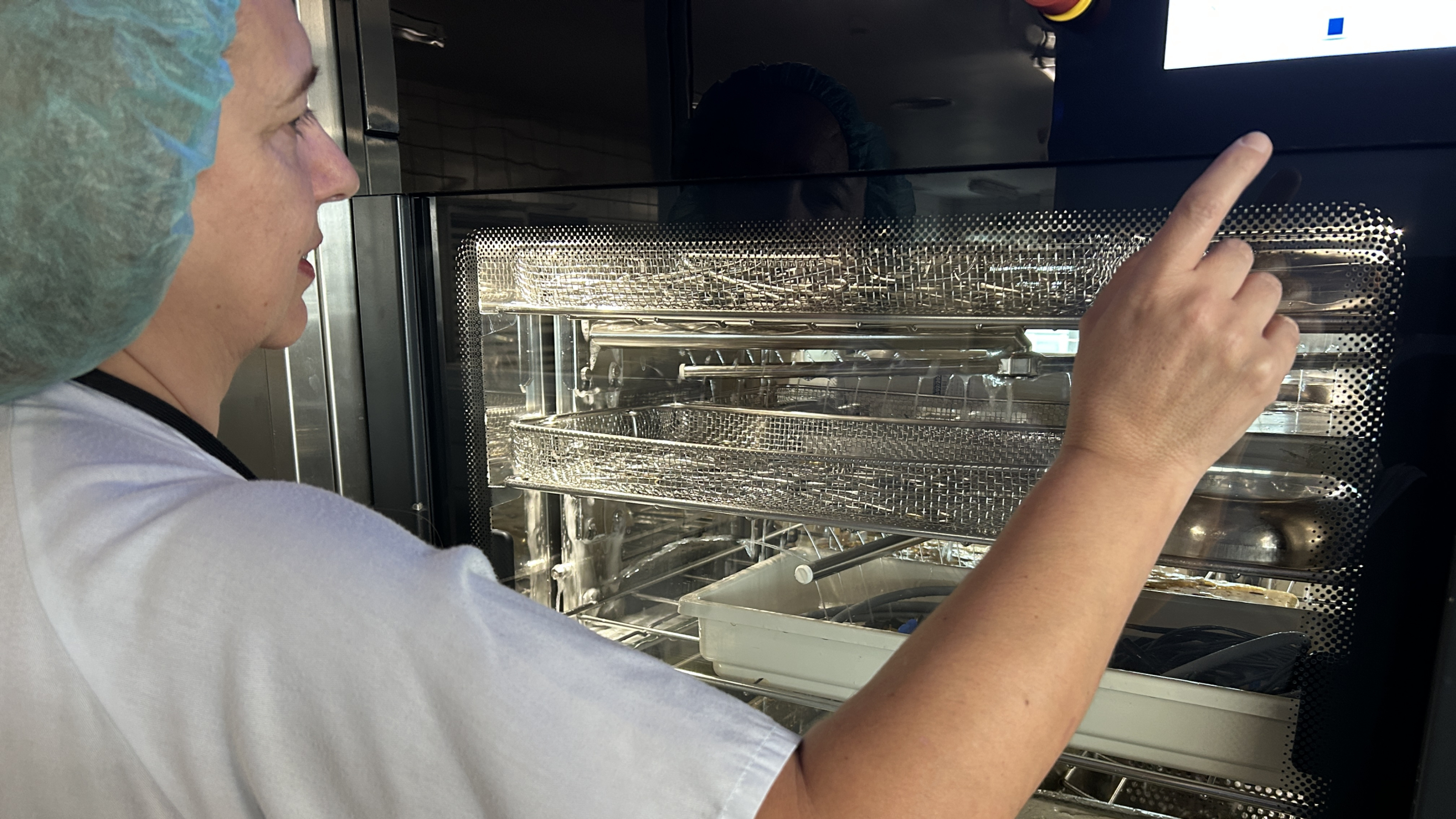 El Área Sanitaria de Ferrol adjudica nuevo equipamiento de esterilización y anatomía patológica por 380.000 euros