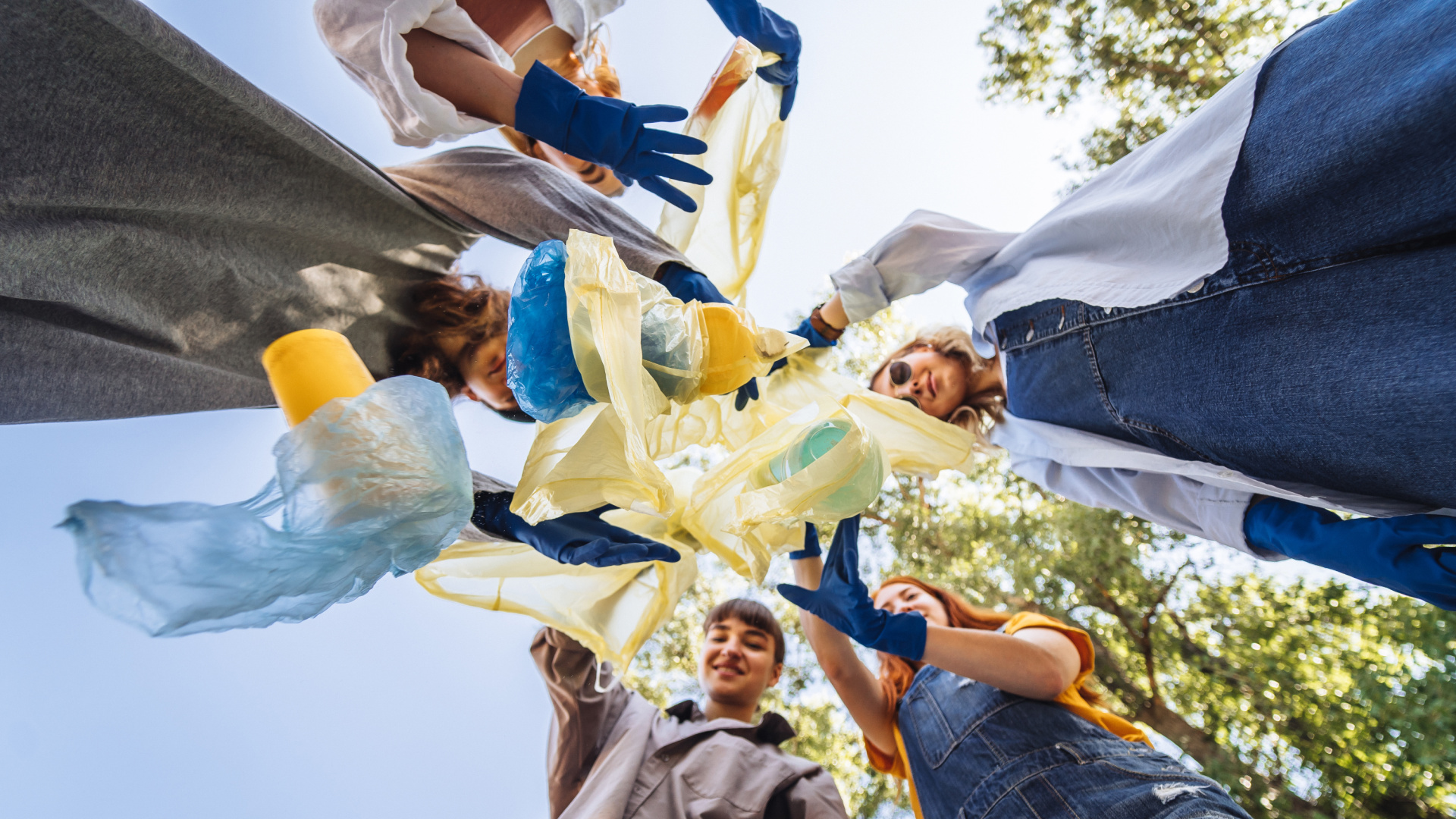 Torrelavega estrena el contenedor marrón: Necesitarás este objeto para poder abrirlo