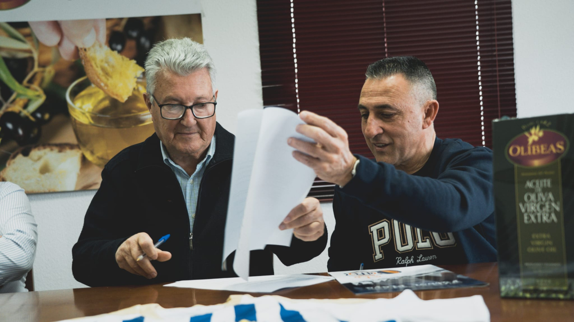 Olibeas y el CD Huelva Fútbol Playa sellan un acuerdo de patrocinio para impulsar el aceite de oliva virgen extra a nivel nacional