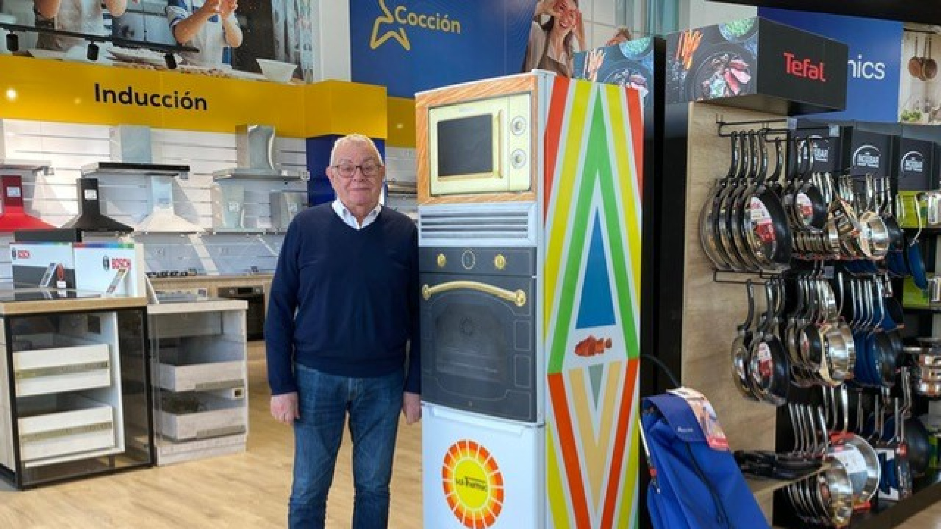 El artista que transformó un frigorífico en una obra de arte en Ourense: 