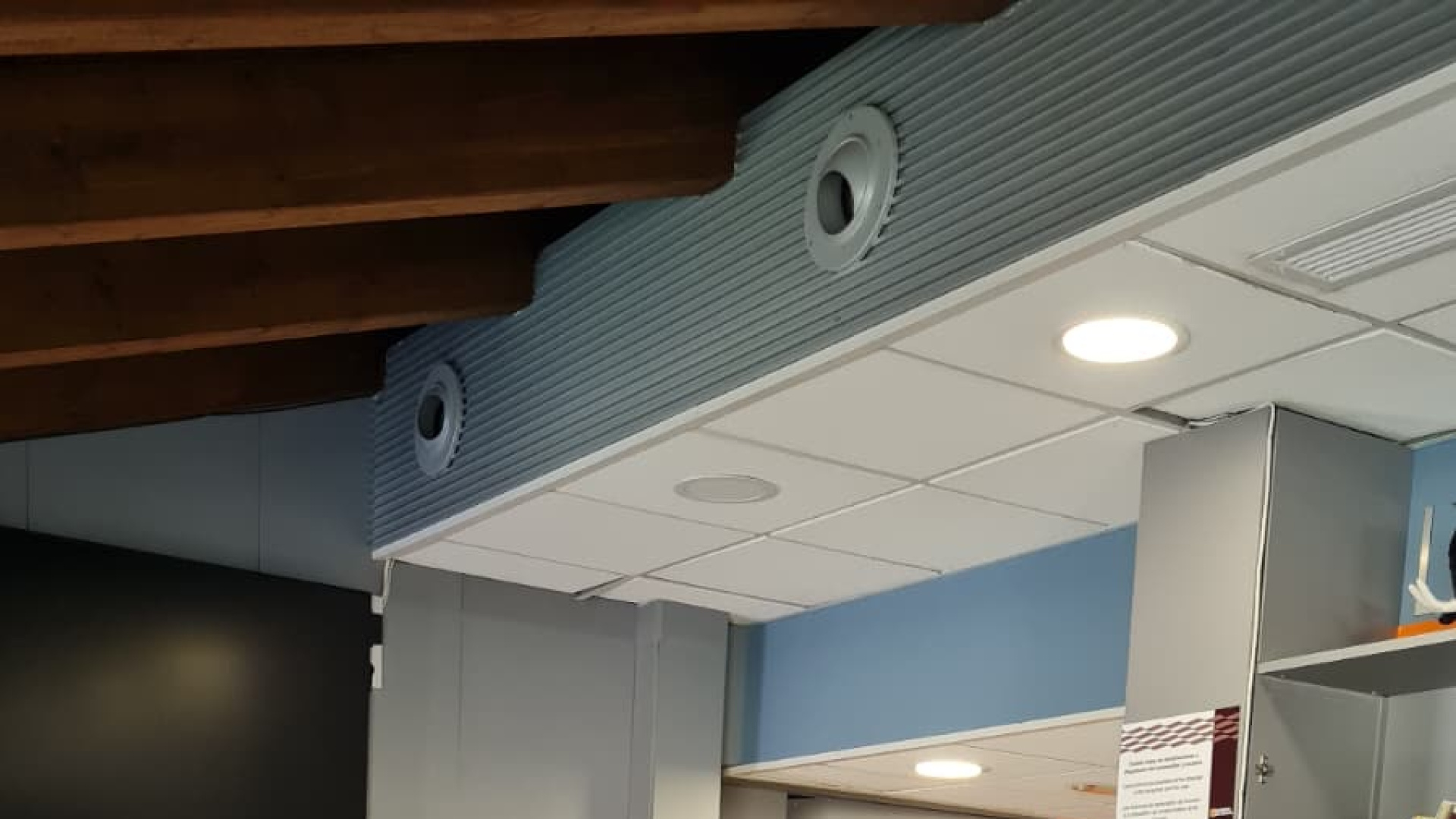 El Alto Gállego impulsa el turismo accesible con bucles magnéticos en sus oficinas