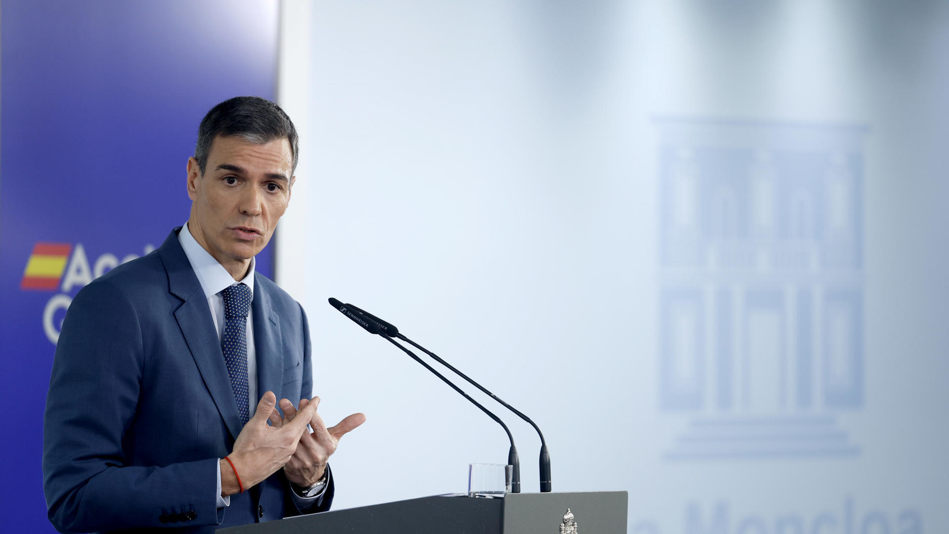 Sánchez nacionaliza por decreto exprés a Leopoldo López y recalibra su posición sobre Venezuela