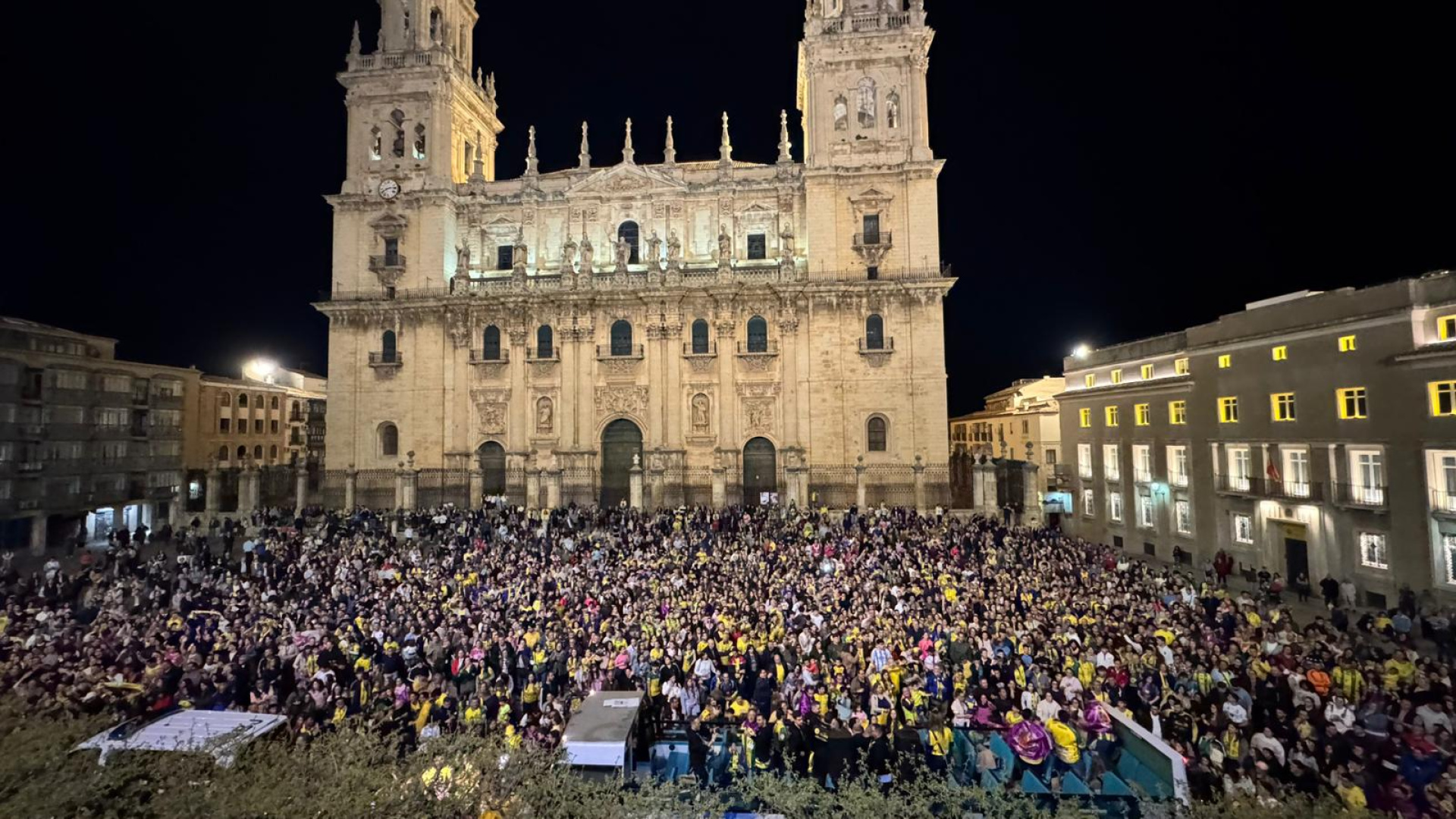 Jaén se rinde a sus héroes: una ciudad teñida de amarillo para celebrar la gloria