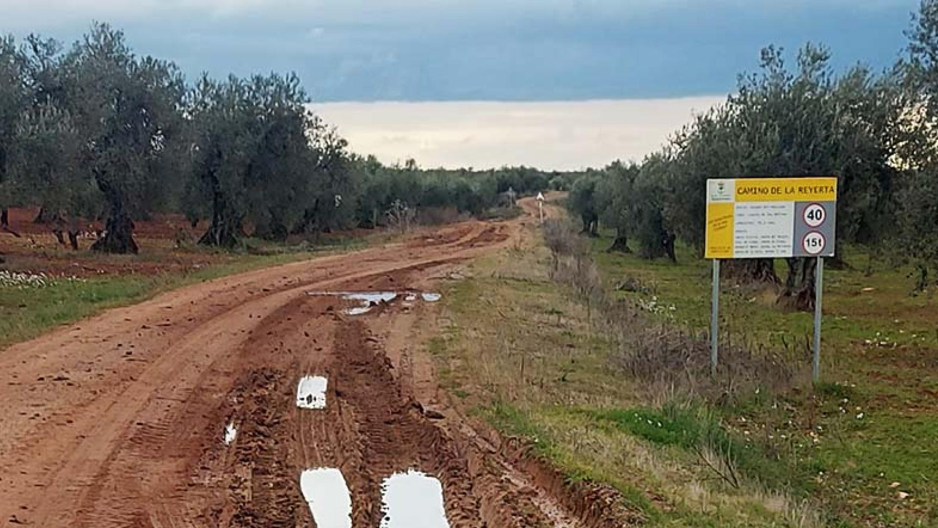 Los agricultores de Almendralejo estallan y amenazan con denunciar al Ayuntamiento