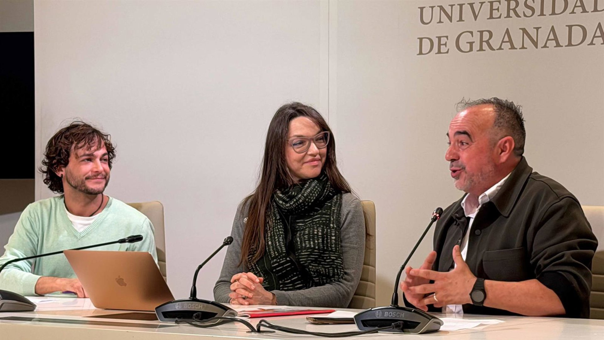 La UGR lanza su nueva Guía de Voluntariado para impulsar el compromiso social