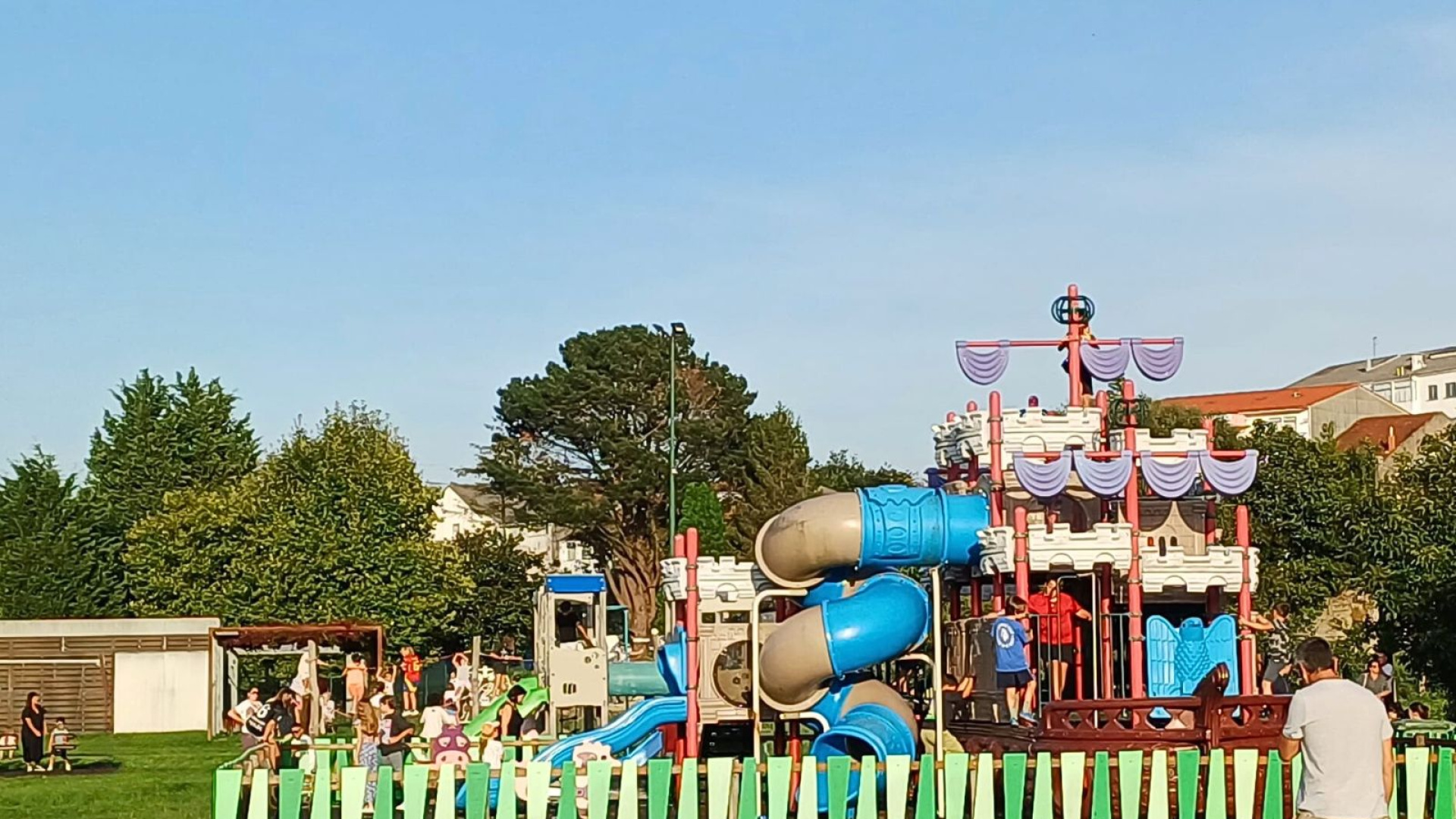 Neda encadena dos años de crecimiento poblacional y se acerca a los 5.000 habitantes