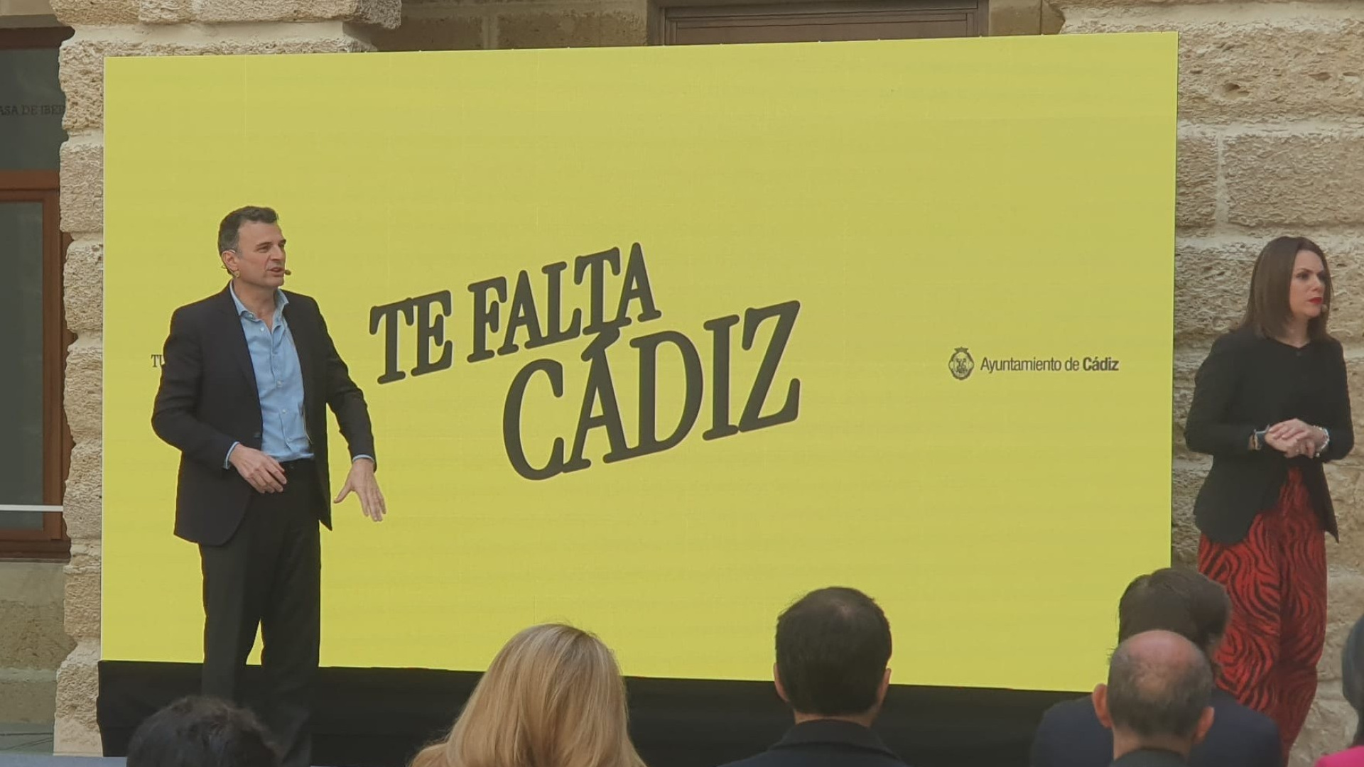 Cádiz se lanza a 'sanar' al visitante estresado con su nueva campaña: 'Te falta Cádiz'