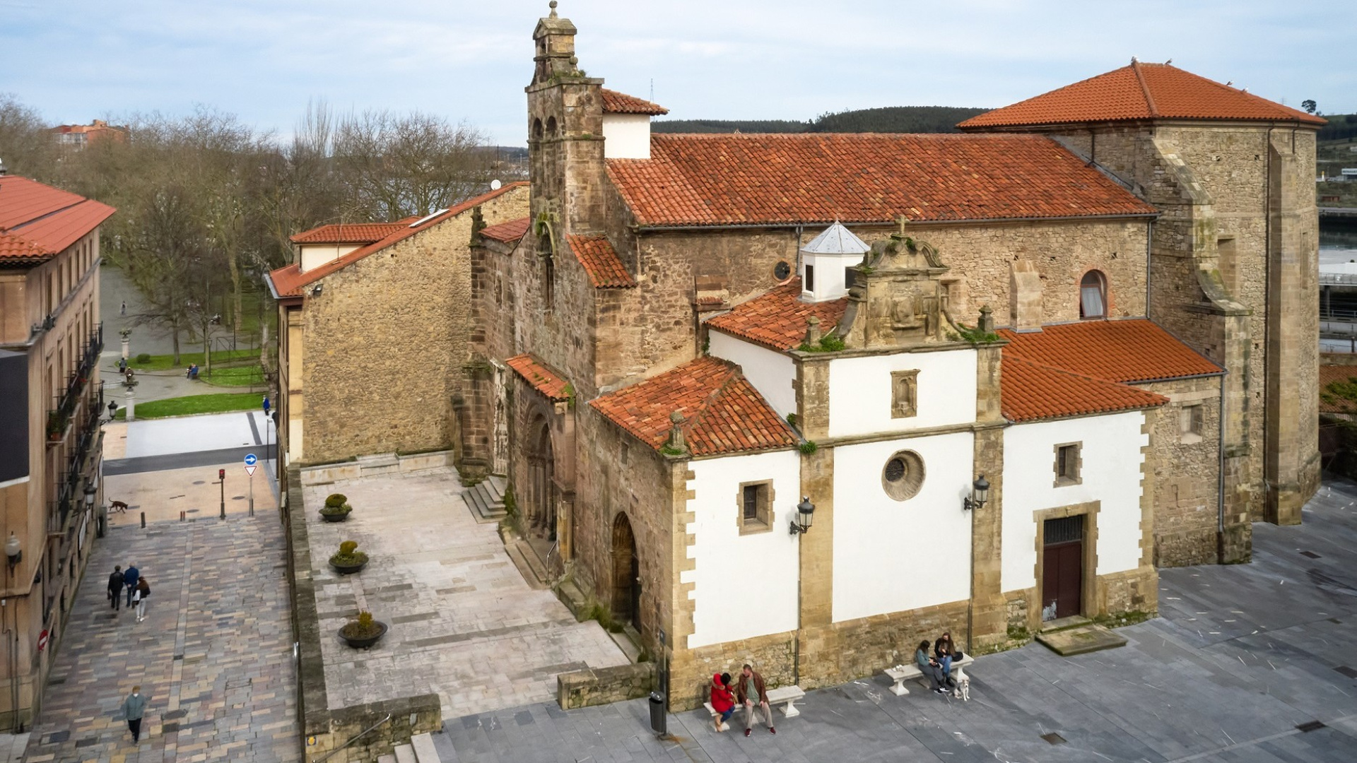 Doscientas cruces de olivo bendecidas en Belén llegan a Avilés por Viernes Santo