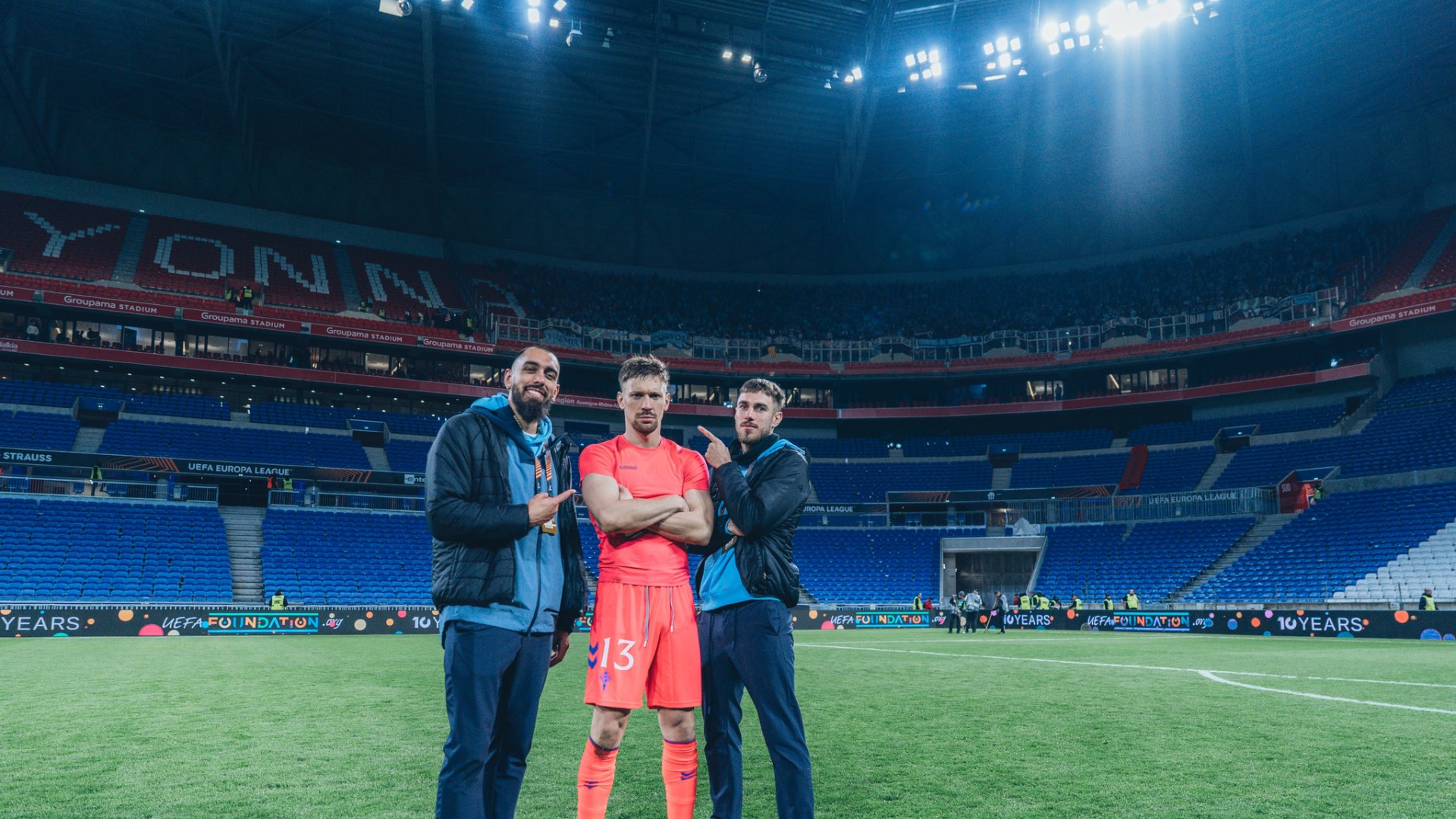 La lesión de Radu se queda en un susto y puede irse con Rumanía