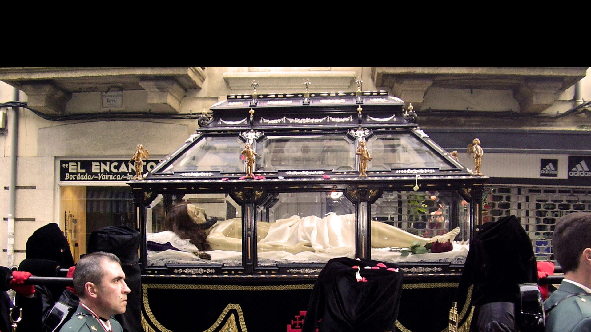 Ferrol estrena una nueva talla del Cristo del Desenclavo para su Semana Santa