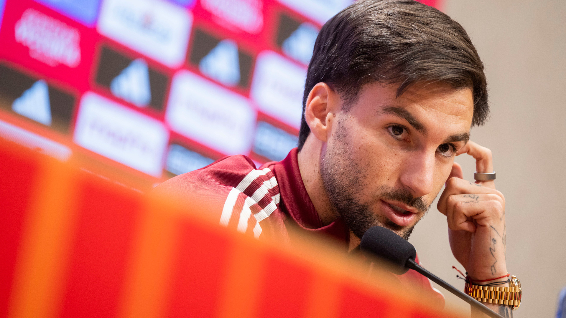 Álex Baena, sobre la sanción de un partido a Valverde: 