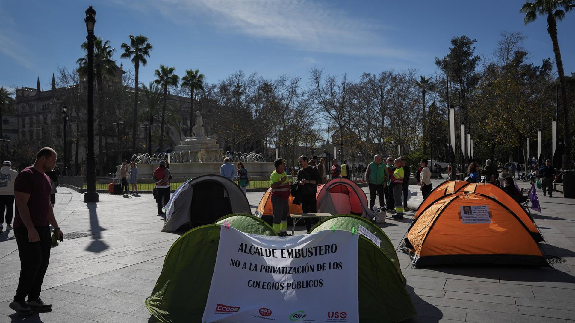 La plantilla de limpieza de Sevilla avala el pacto con el Ayuntamiento y frena la privatización del servicio