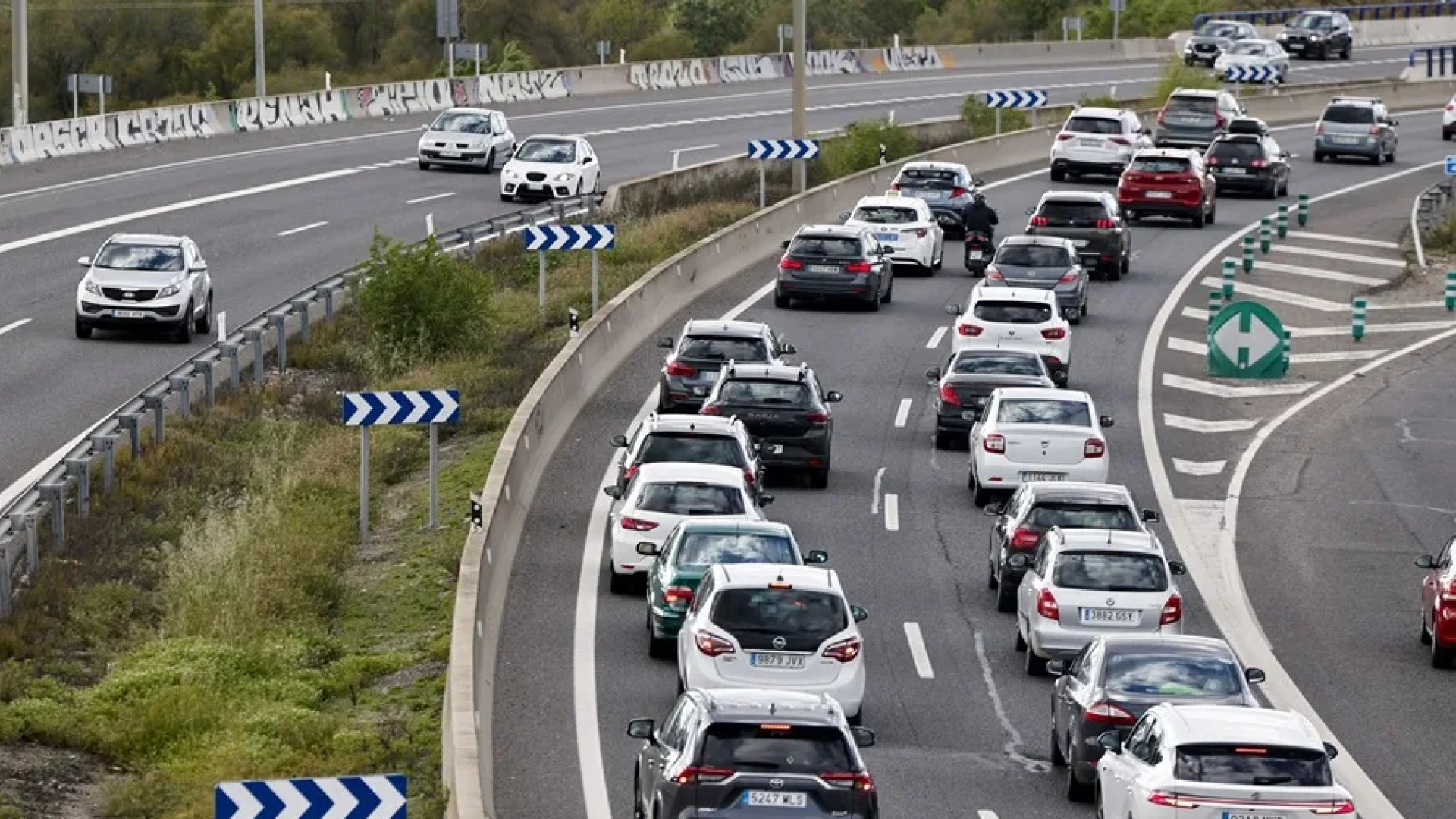 Semana Santa 2026: Primera gran operación de tráfico marcada por la obligatoriedad de usar la baliza V-16