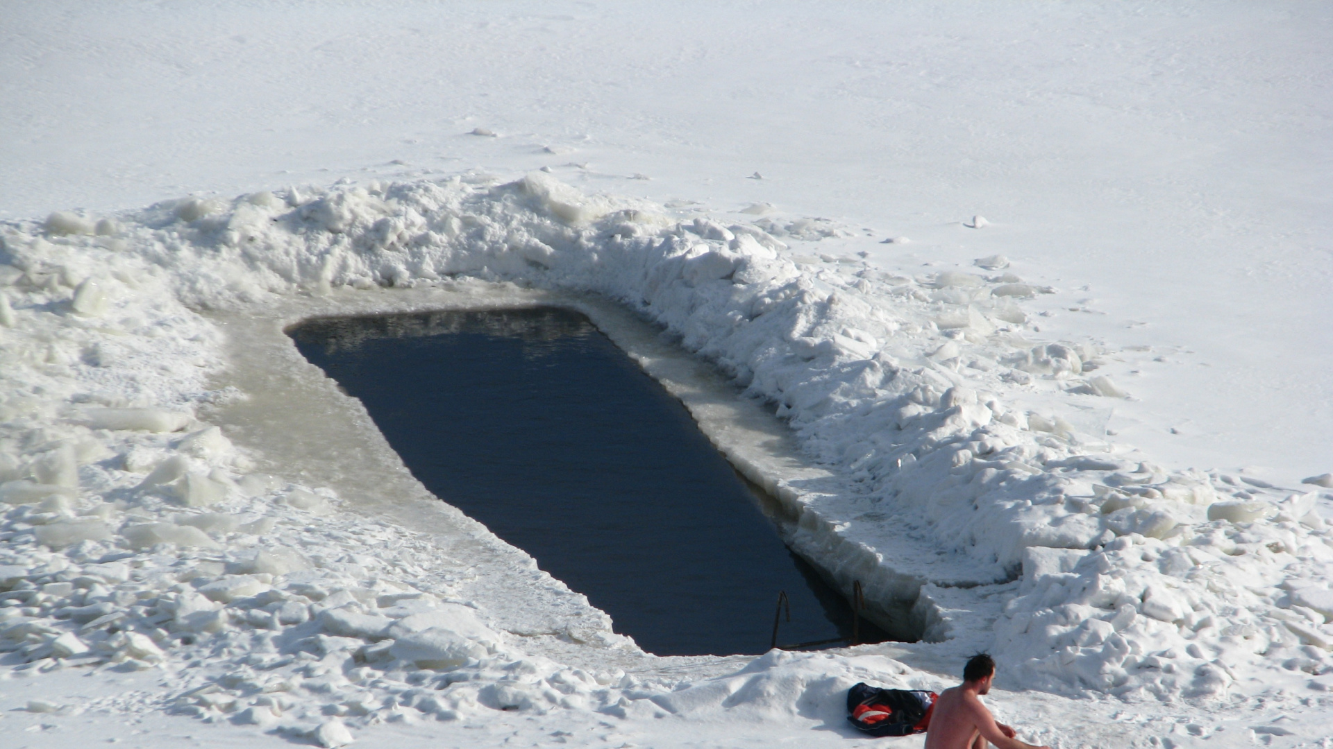 Francisco Martínez Peñalver, experto en medicina de longevidad, sobre los baños de hielo y agua fría: 