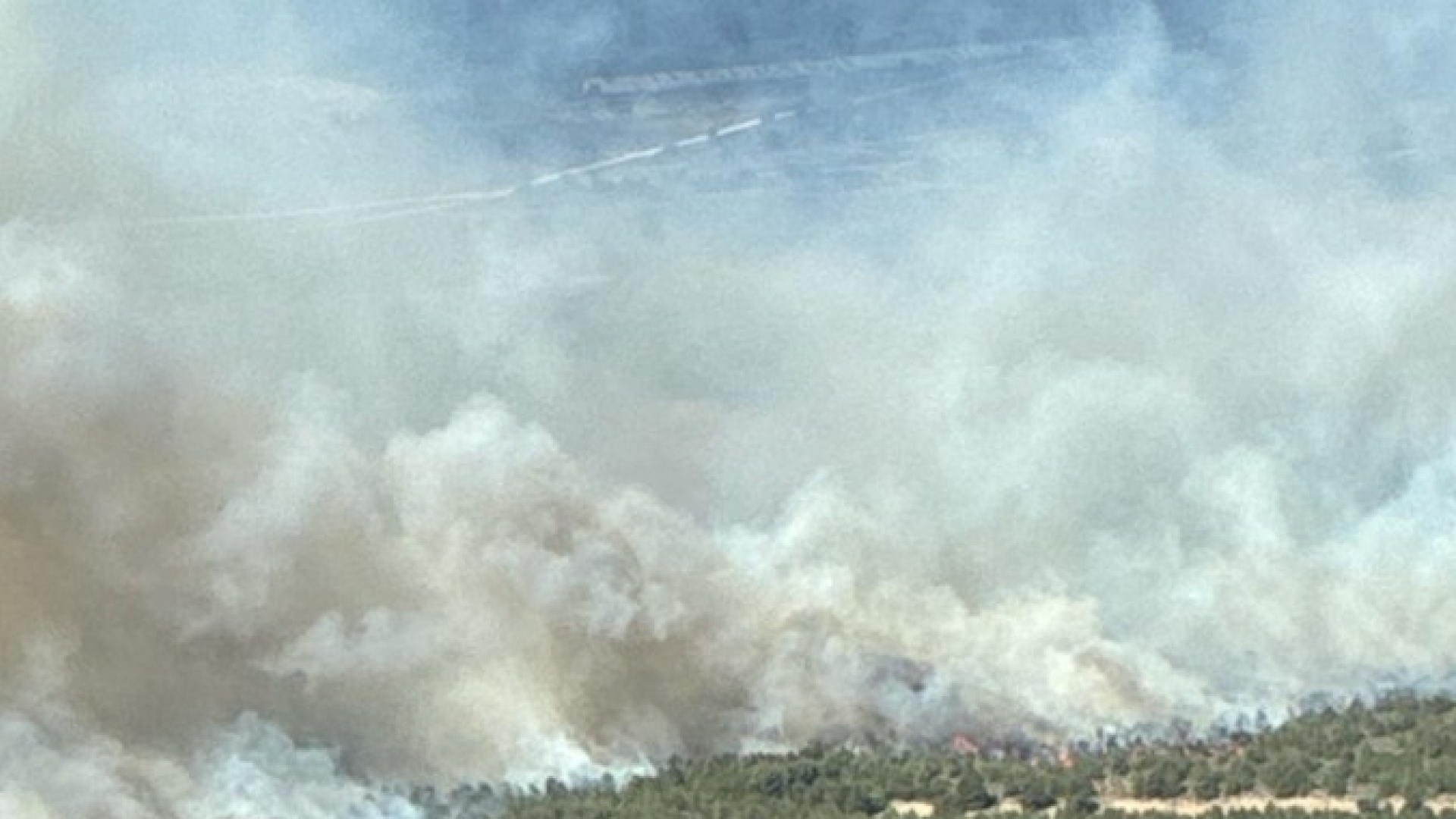 Un incendio forestal en Sierra Espuña moviliza un amplio dispositivo de extinción