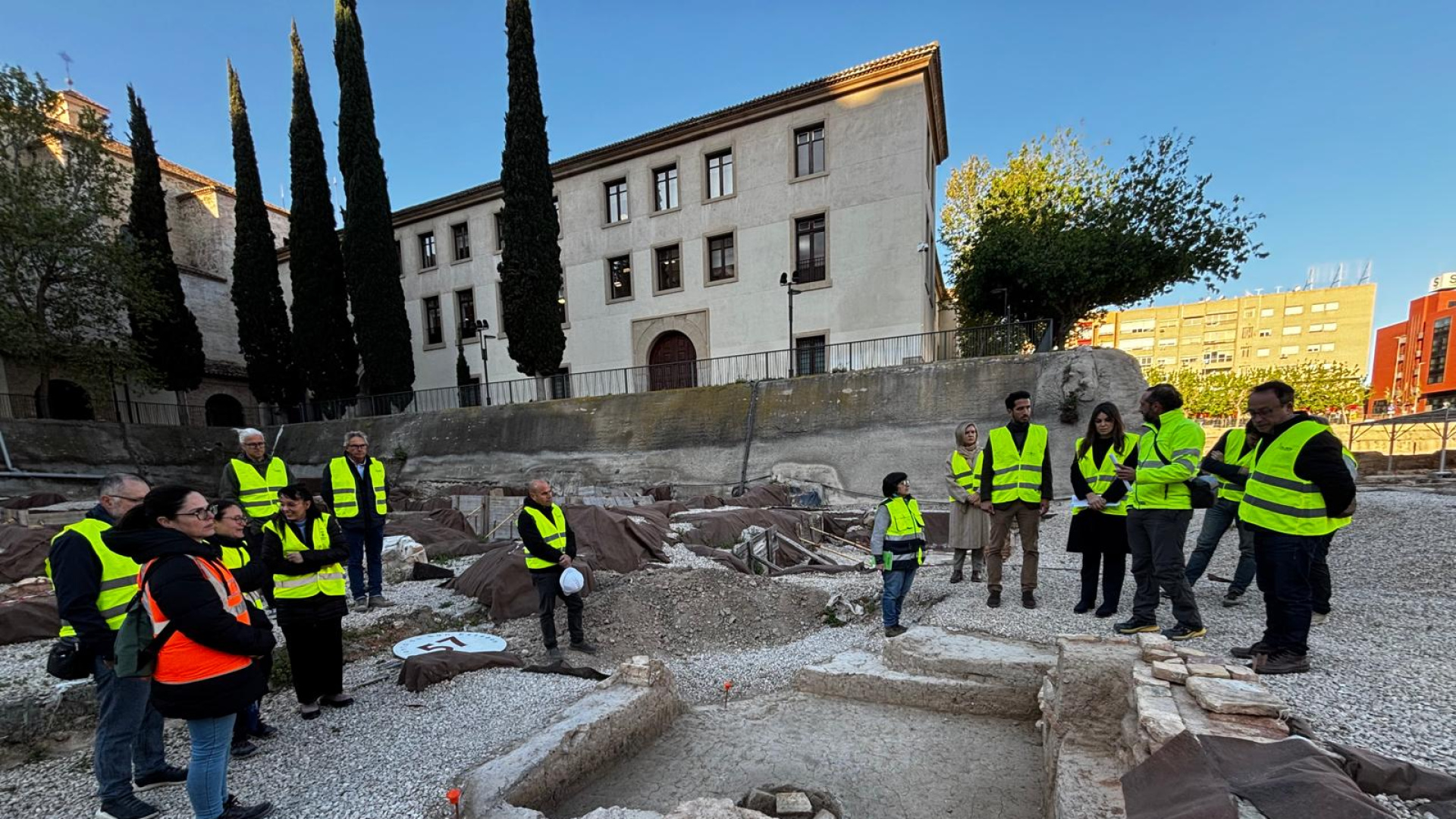 El yacimiento de San Esteban revela sus secretos: una 'caja fuerte' andalusí y decenas de tinajas del siglo XI