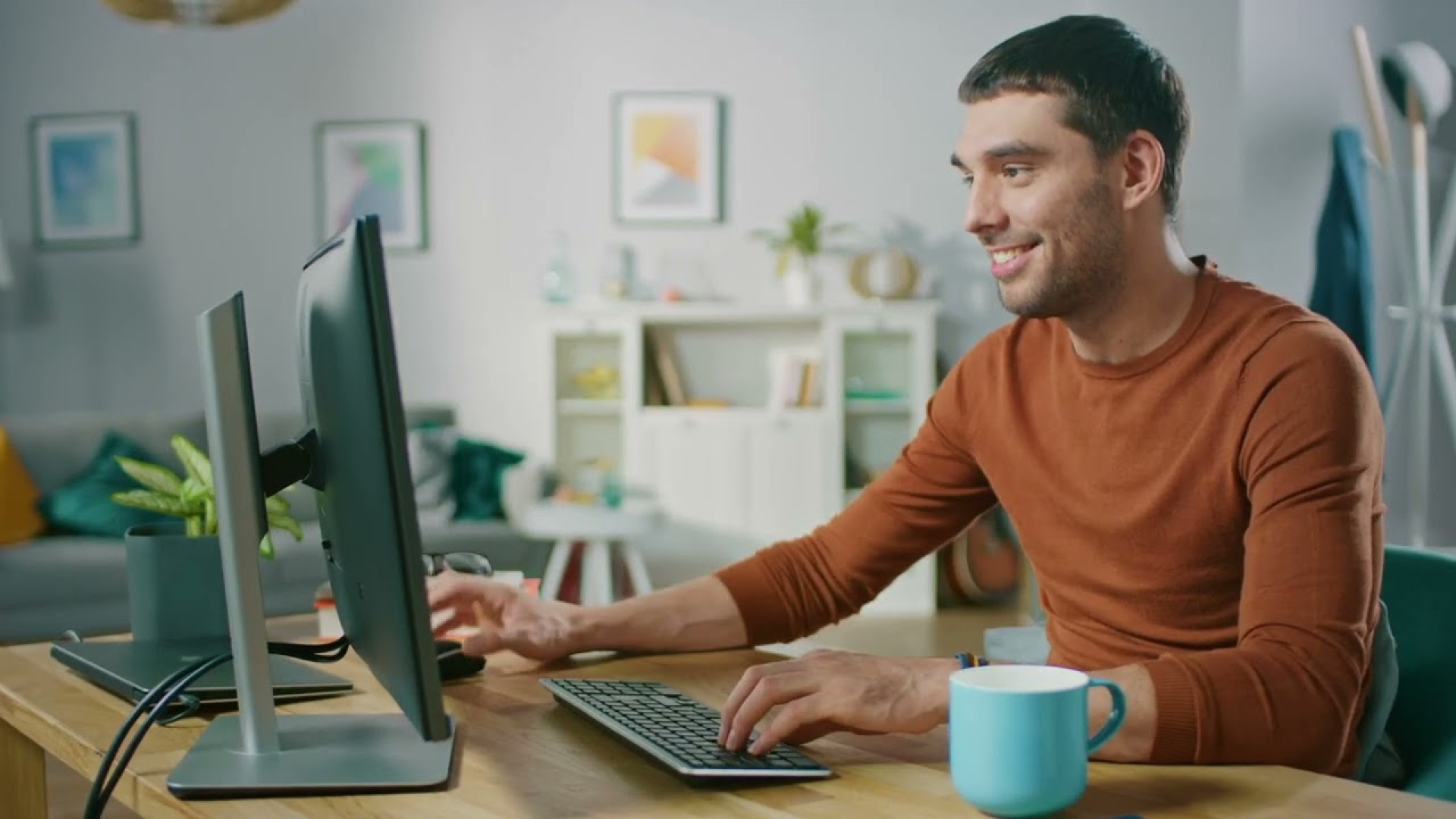 Vitoria es pionera en Euskadi al lanzar la videoatención para trámites municipales y te mostramos cómo usarlo