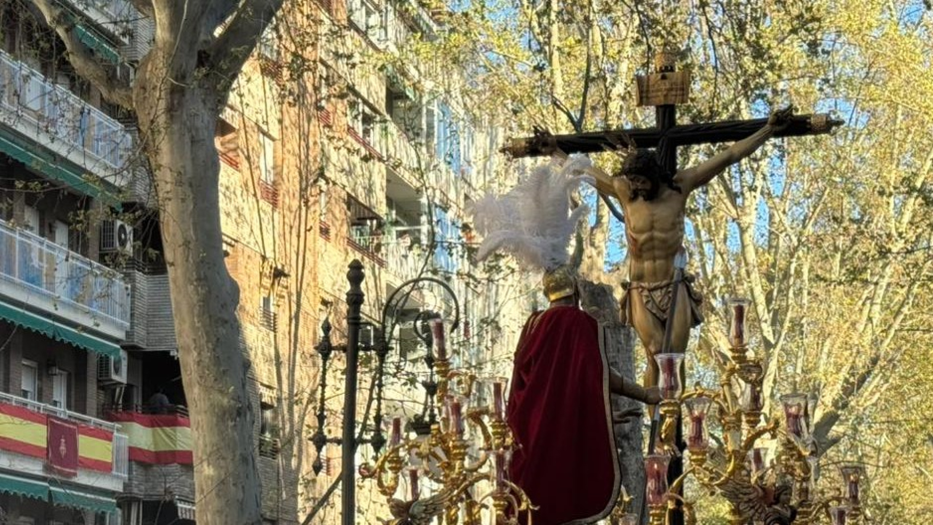 Problemas de horarios e itinerarios en un Martes Santo en el que las cofradías organizaron cortejos de gran belleza