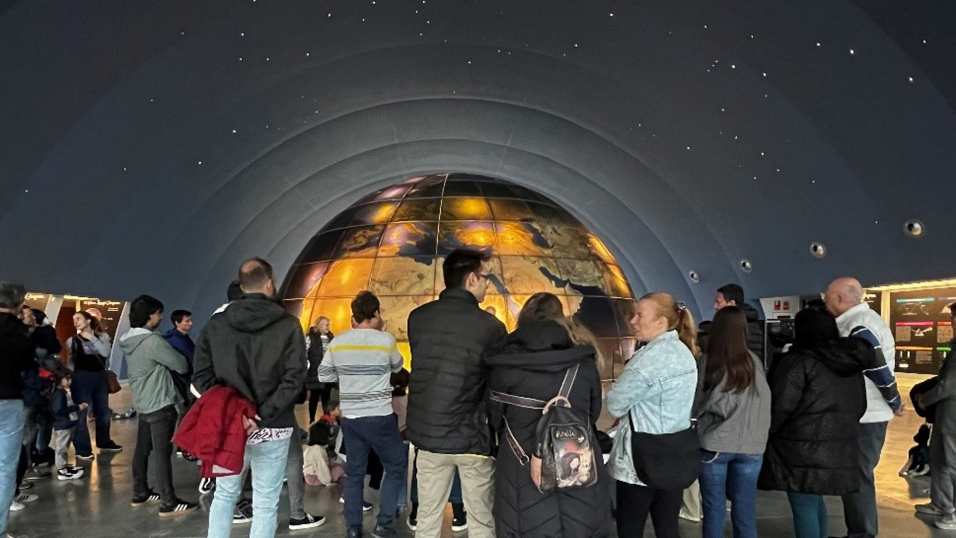 El Planetario de Aragón despliega un universo de actividades para esta Semana Santa