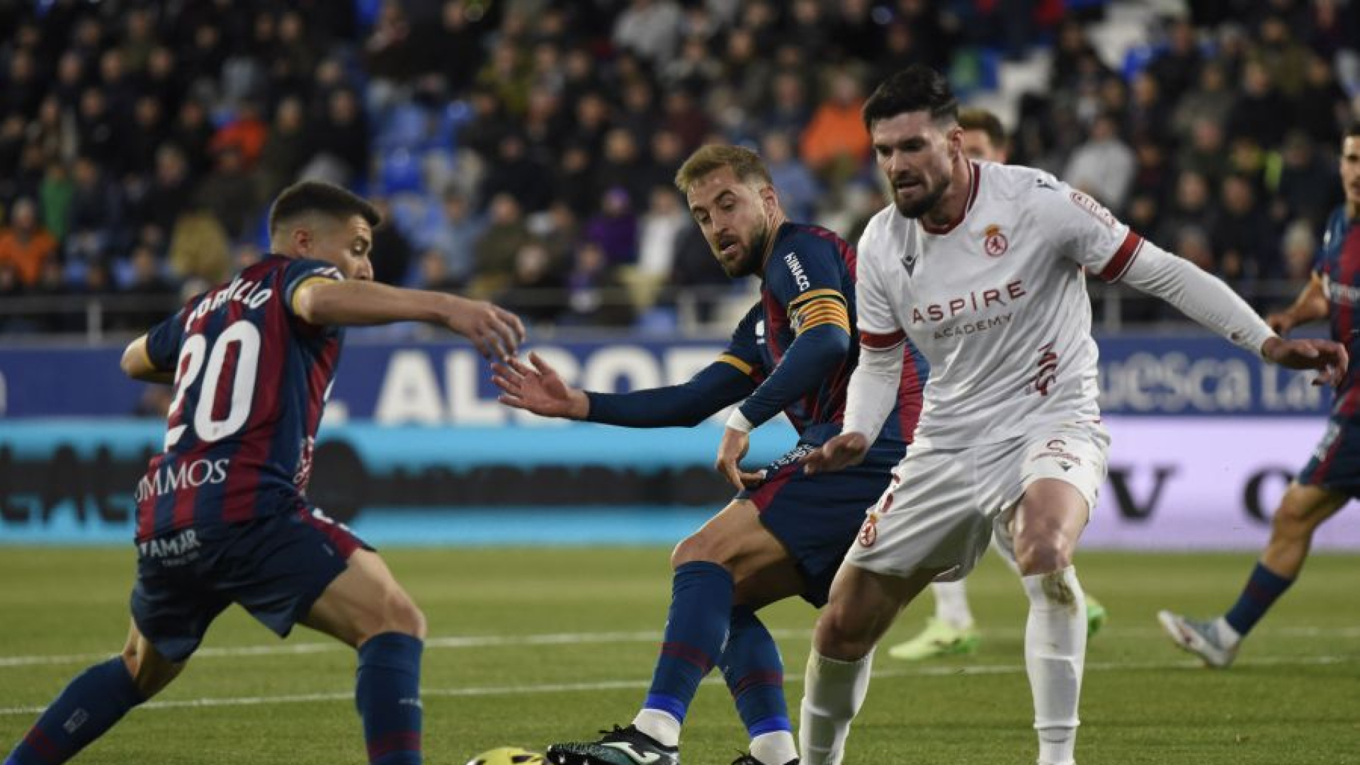 Reparto de puntos entre Huesca y Cultural que condena a ambos equipos