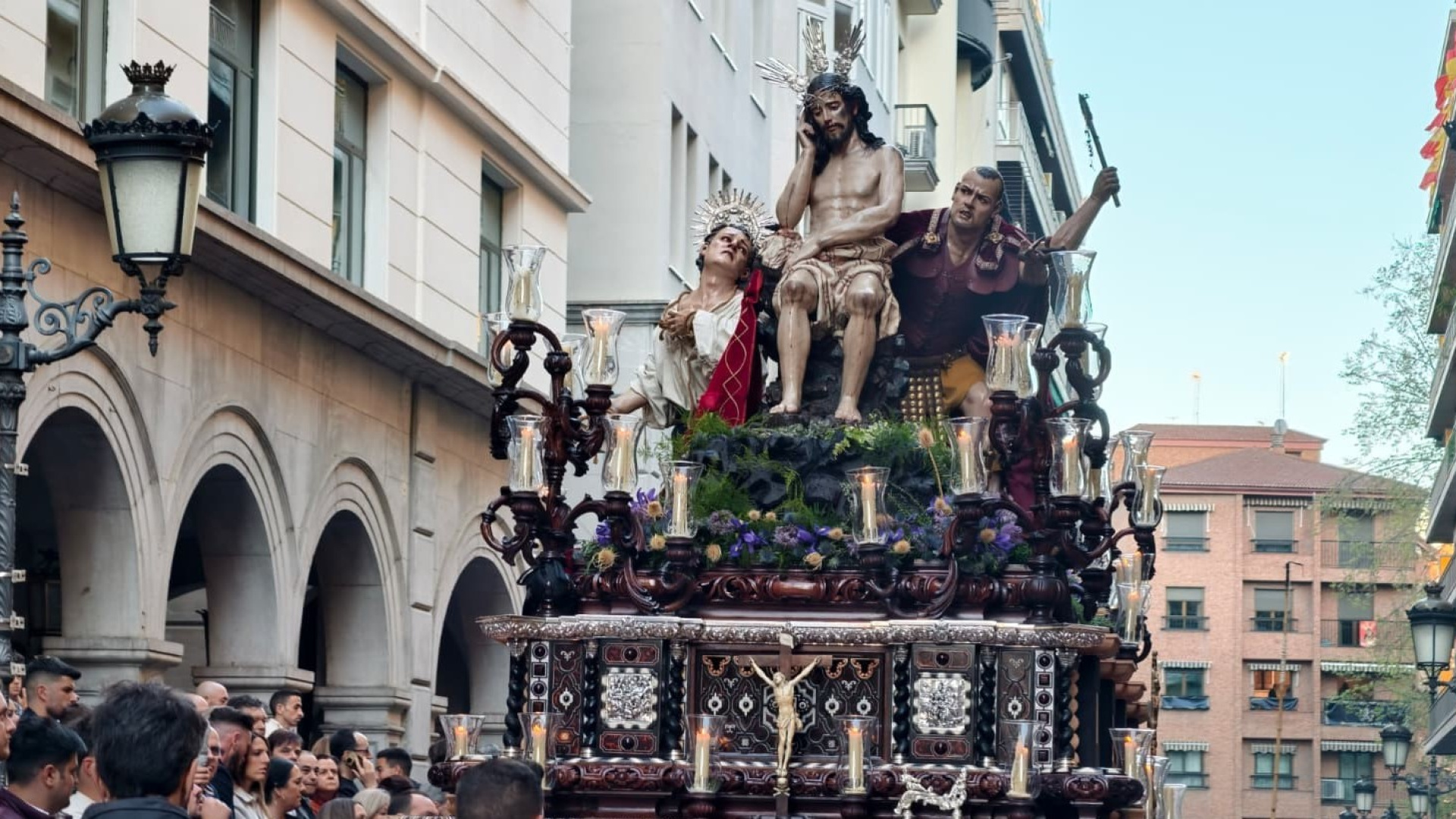 Cinco personalidades en el Miércoles Santo de Granada