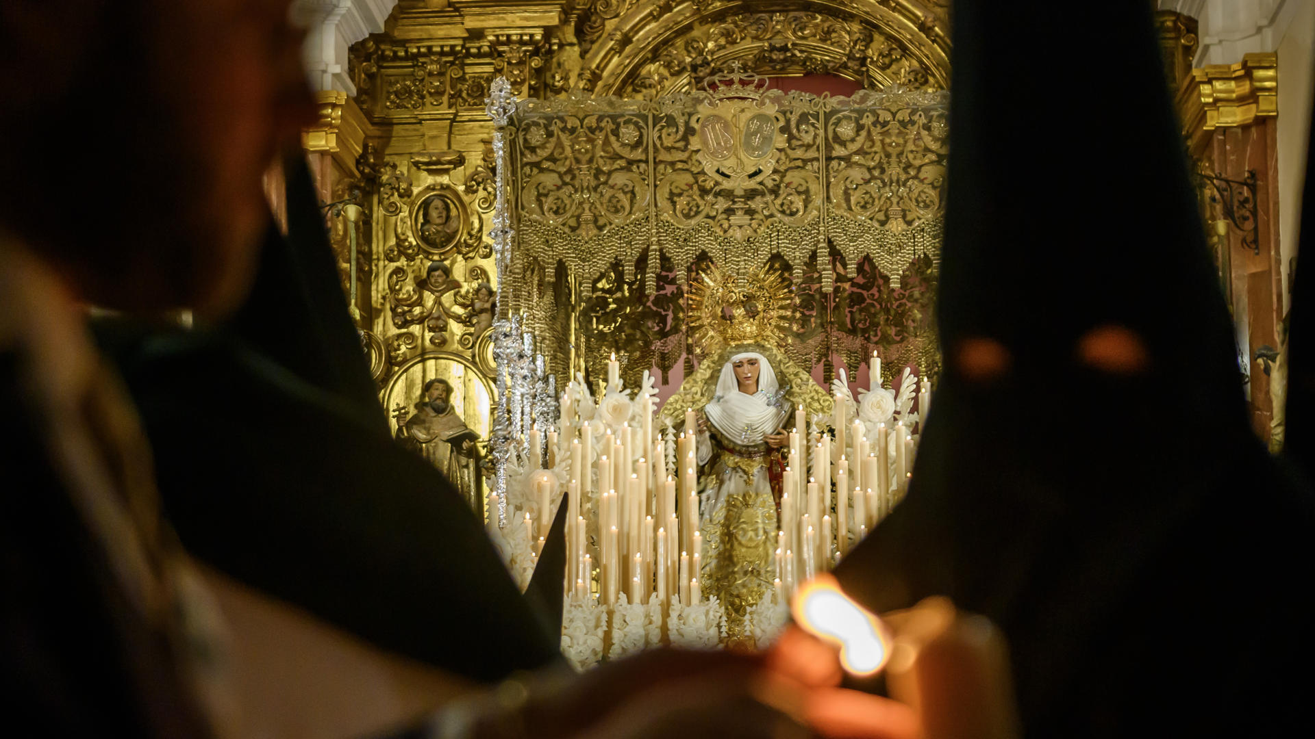 La Madrugá de Sevilla ha vuelto a vivir una de sus noches más especiales: 