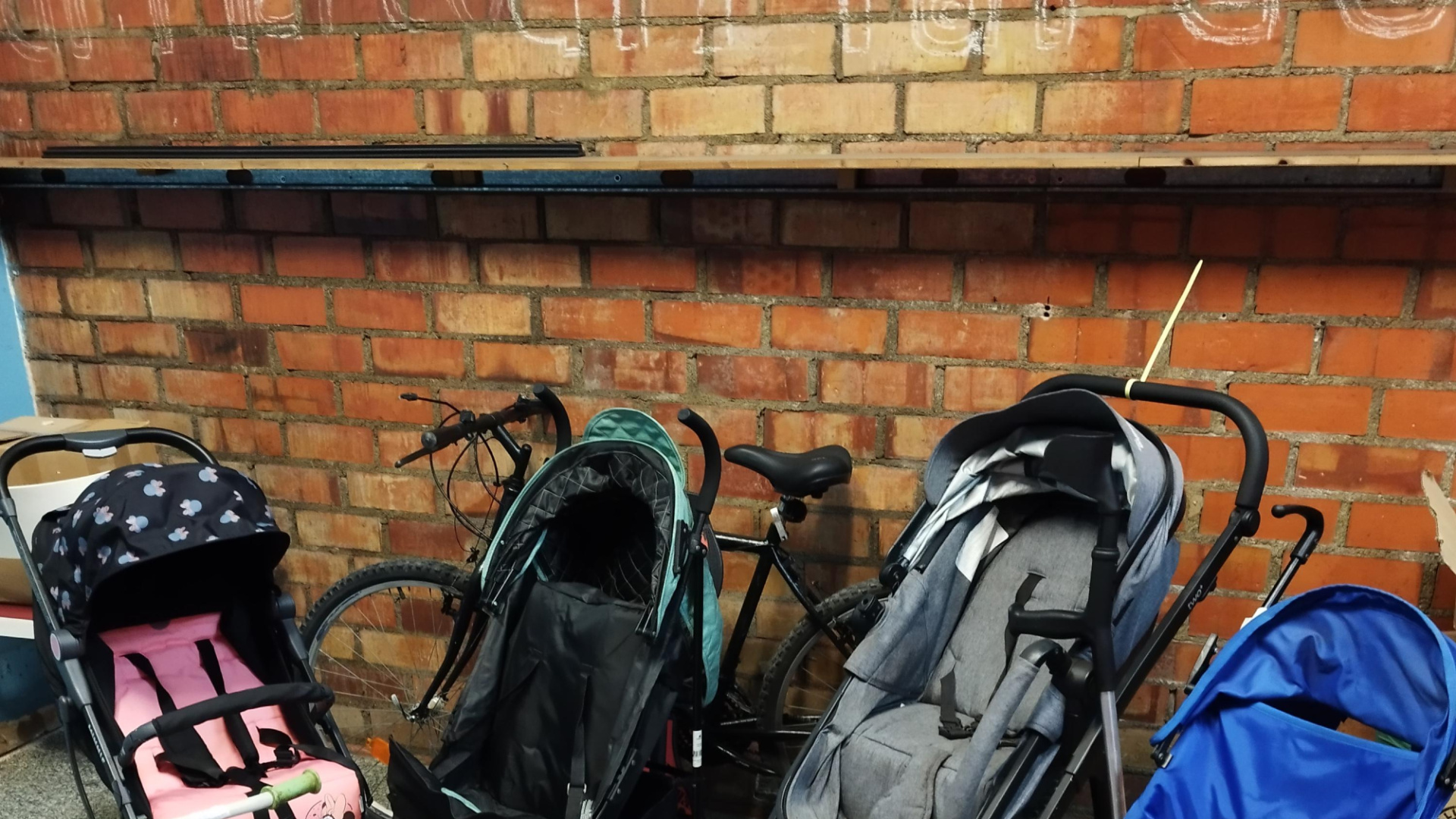 Del DNI a un televisor: los objetos más olvidados en el Metro de Valencia