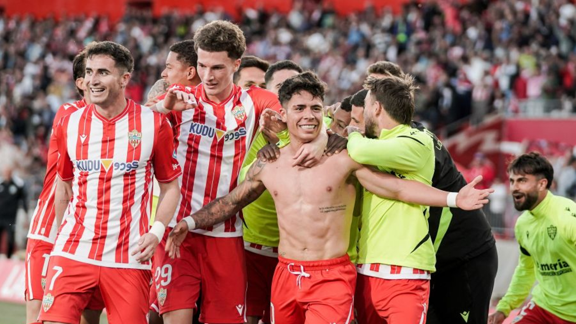 Nico Melamed devuelve a la UD Almería a la zona de ascenso directo con un gol agónico en el descuento