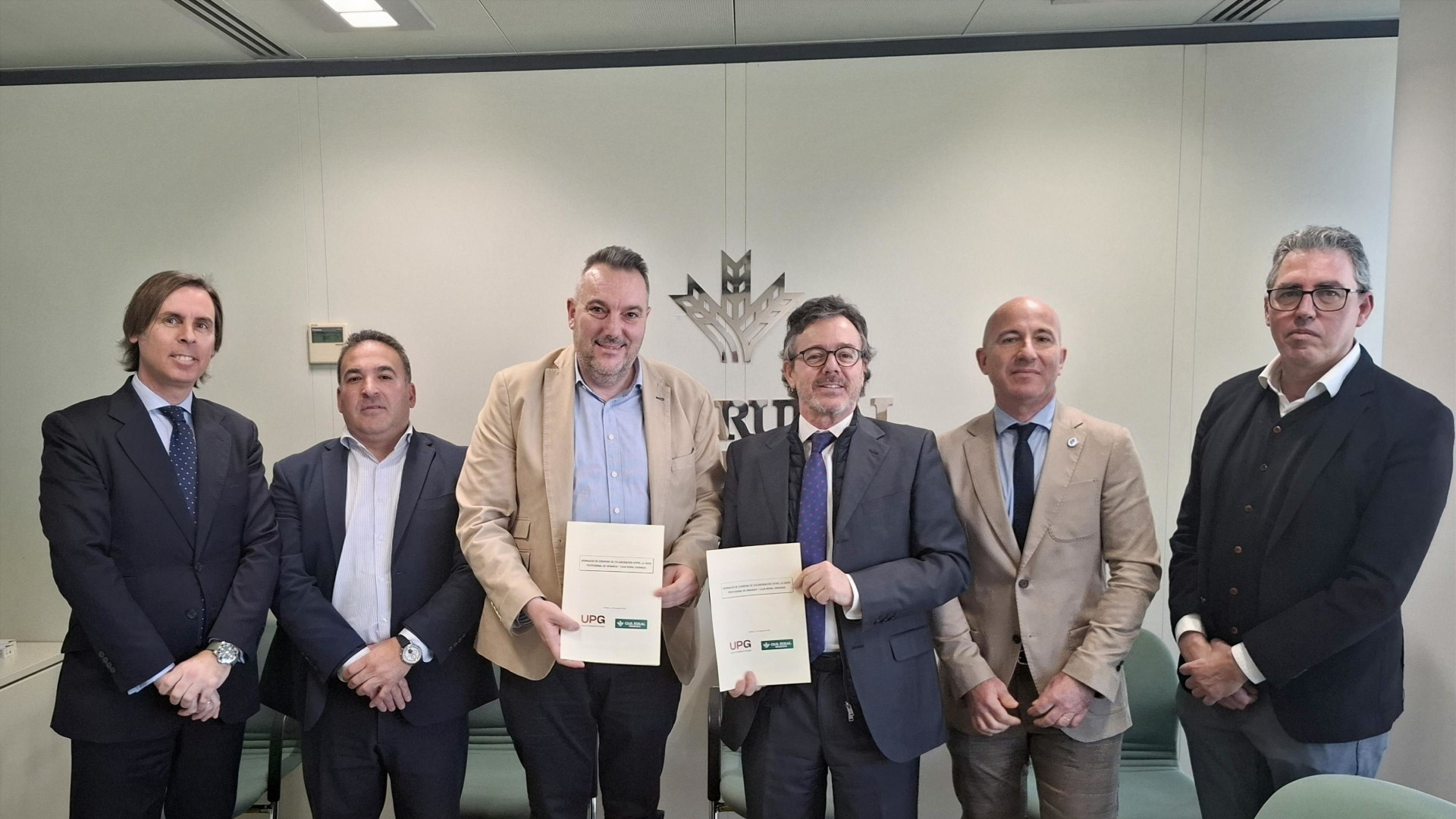 Caja Rural Granada refuerza su alianza con los 45.000 profesionales de la provincia