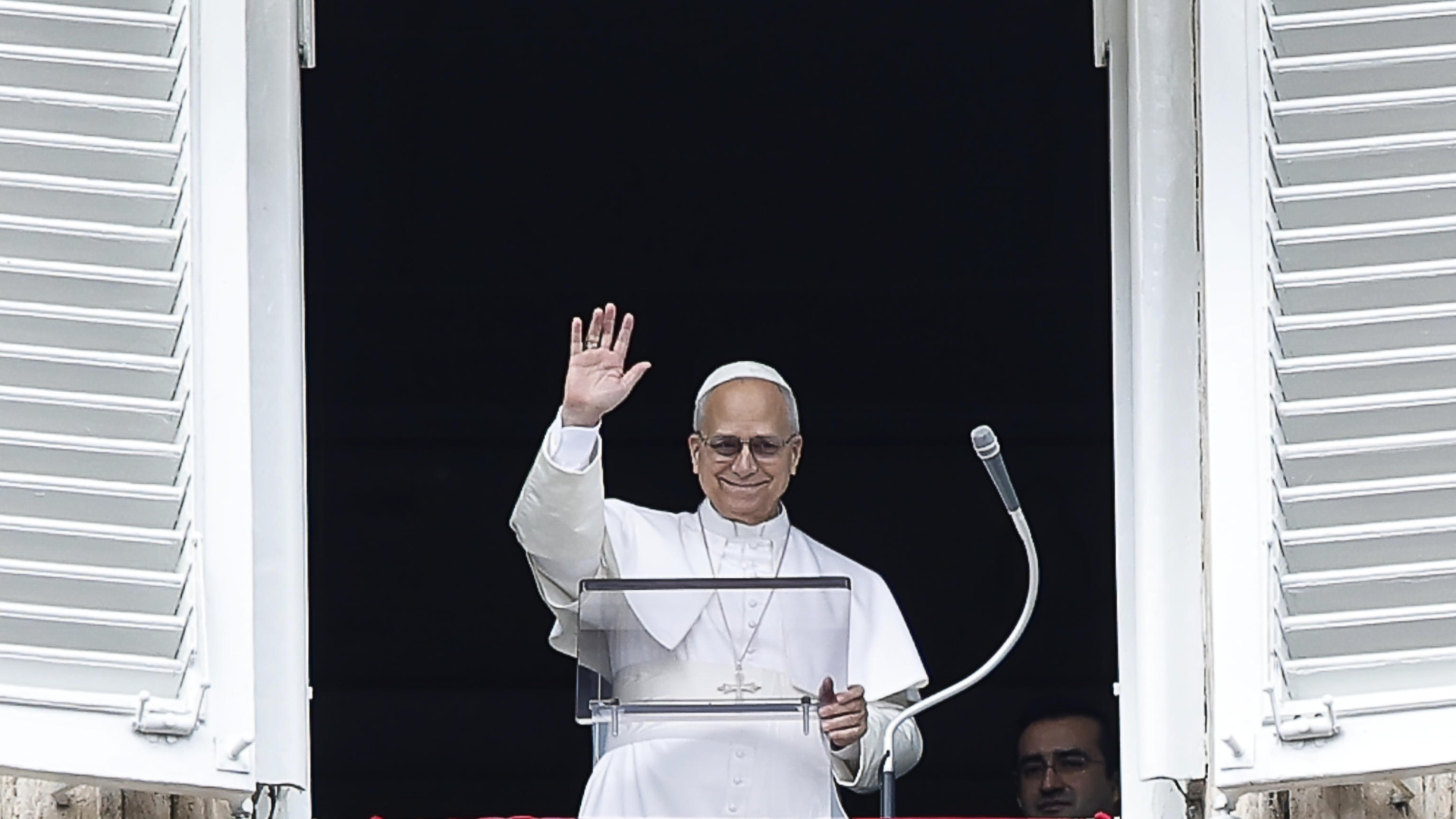 León XIV recuerda al Papa Francisco en el rezo del Regina Coeli: 