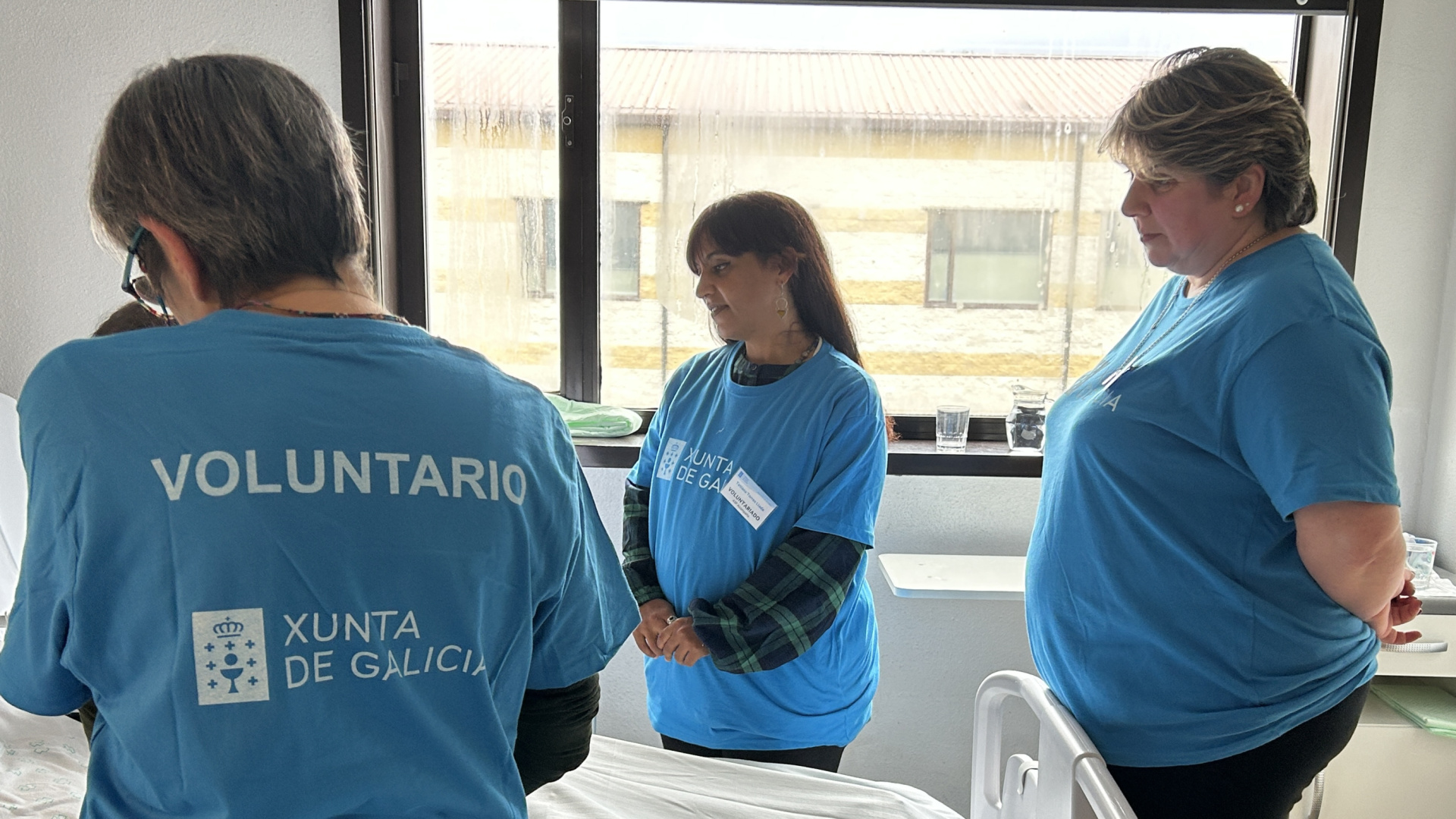 La cara más humana de la sanidad: así son los voluntarios que alivian la soledad en los hospitales de Ferrol
