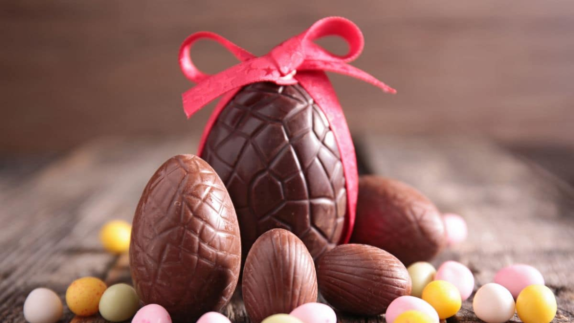 El alimento que Carlomagno prohibió y que terminó convirtiéndose en una tradición de la Pascua cristiana: "Podía salvarte la vida"