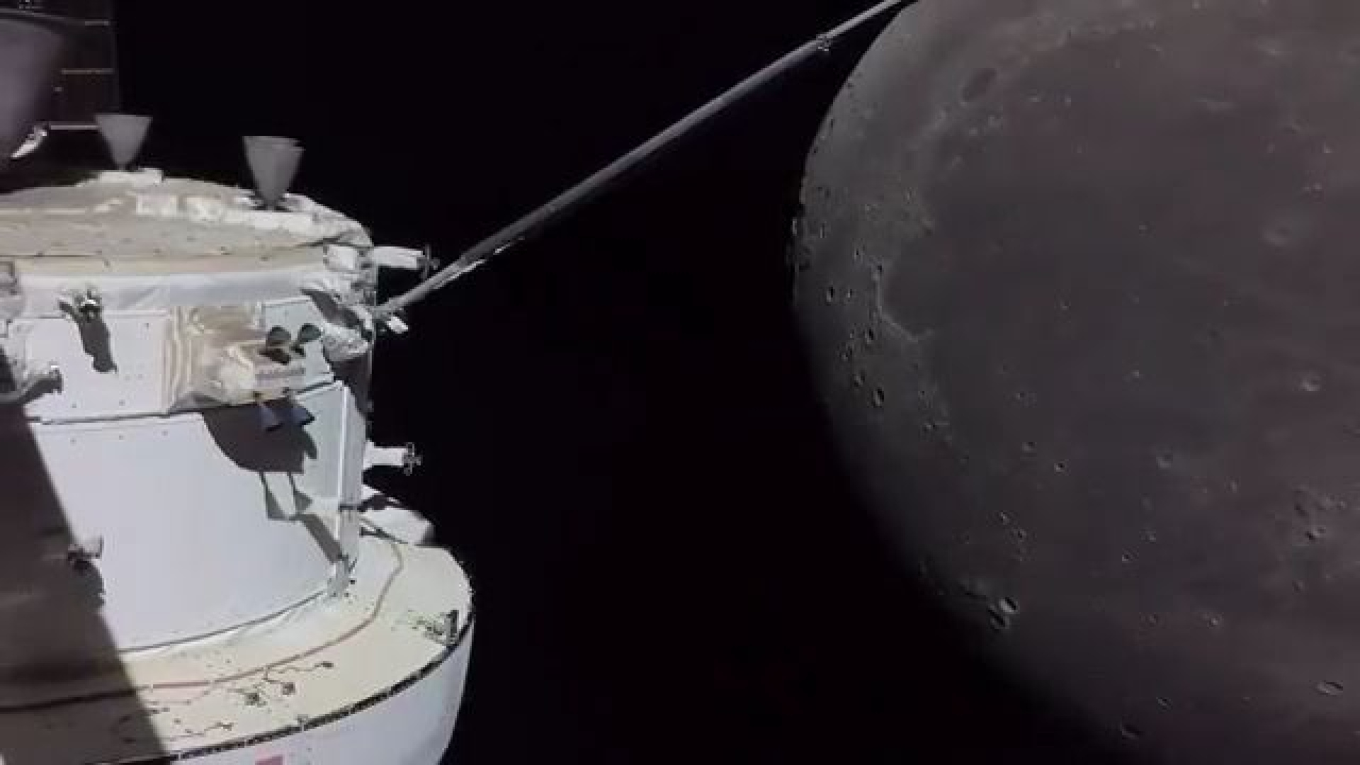 Martín Sierra, estudiante de Ingeniería Aeroespacial: "Empecé a dar clases de vuelo a los 16 años. Ahora tengo 18, me sigo formando y, sin embargo, no tengo carné de conducir"