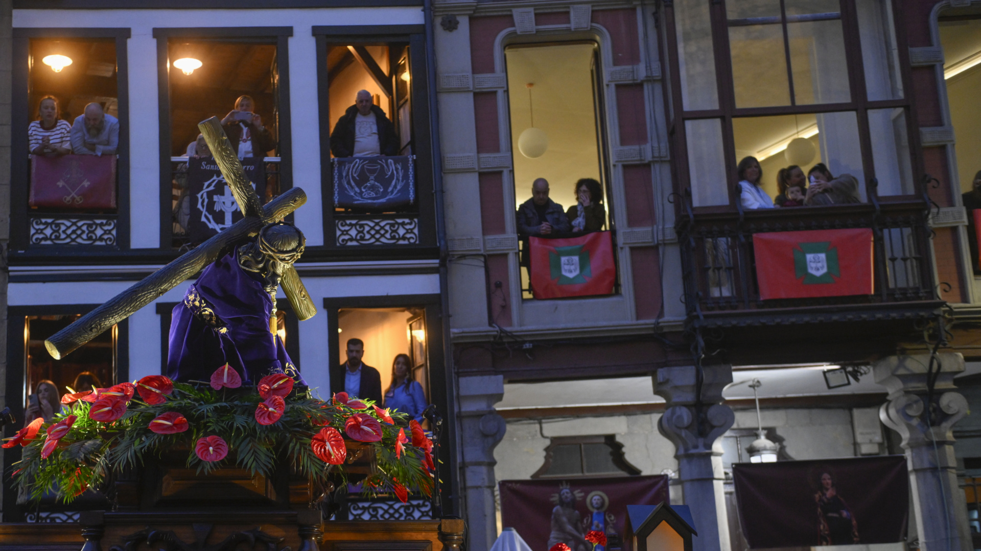 La Semana Santa de Avilés traspasa fronteras y llega hasta Grecia