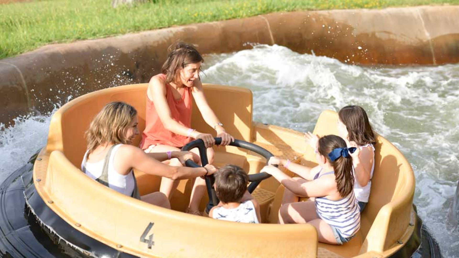 El futuro del Parque de Atracciones de Zaragoza, en vilo: estudia abrir solo para comuniones y se expone a sanciones