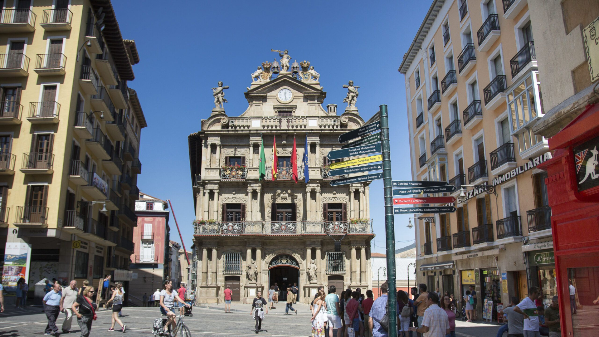 El buen tiempo dispara el turismo en Pamplona esta Semana Santa: 